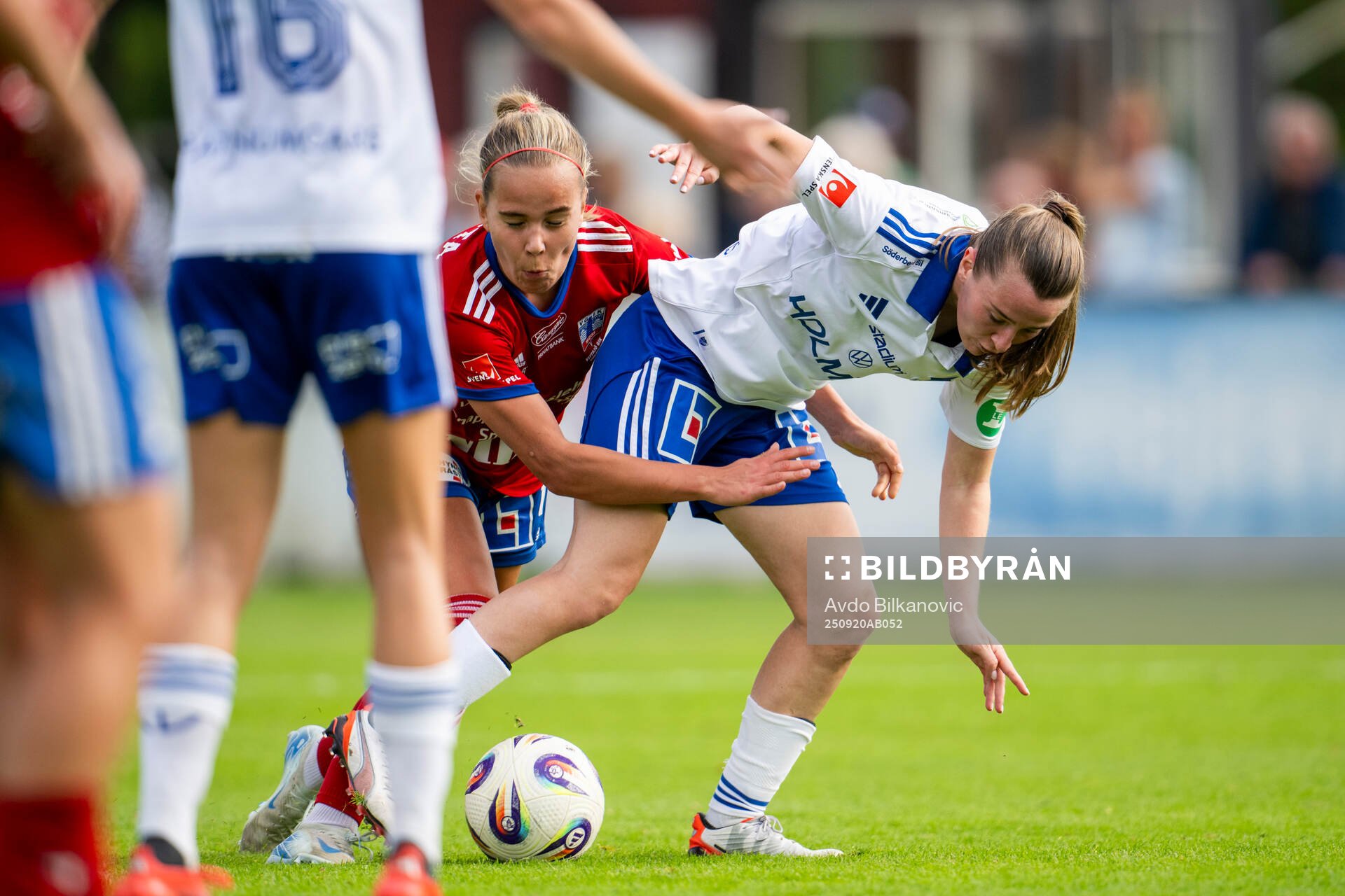 Vittsjös Ilona Walta och IFK Norrköpings Carrie Jones