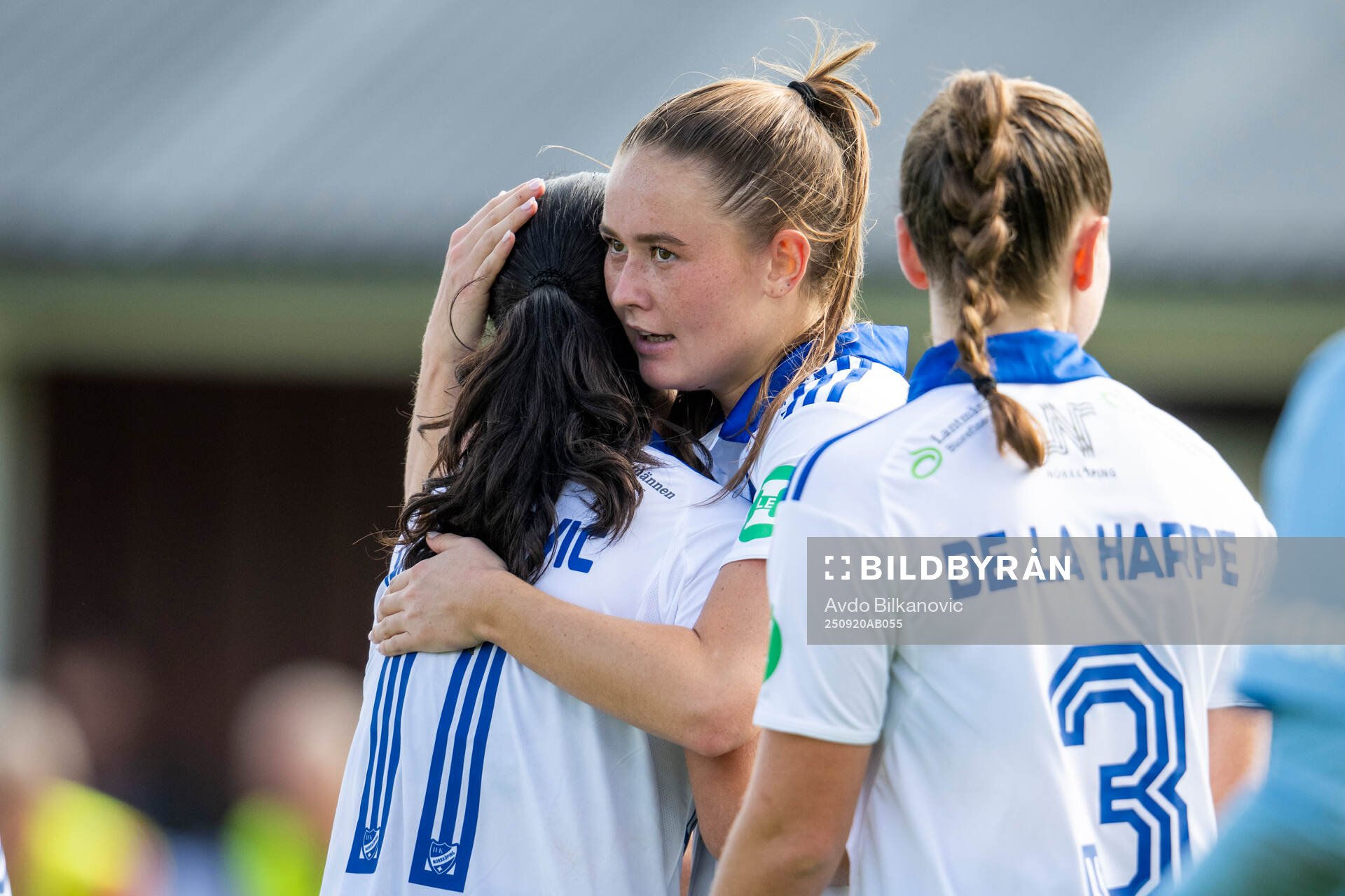IFK Norrköpings Vesna Milivojevic och Svea Rehnberg jublar