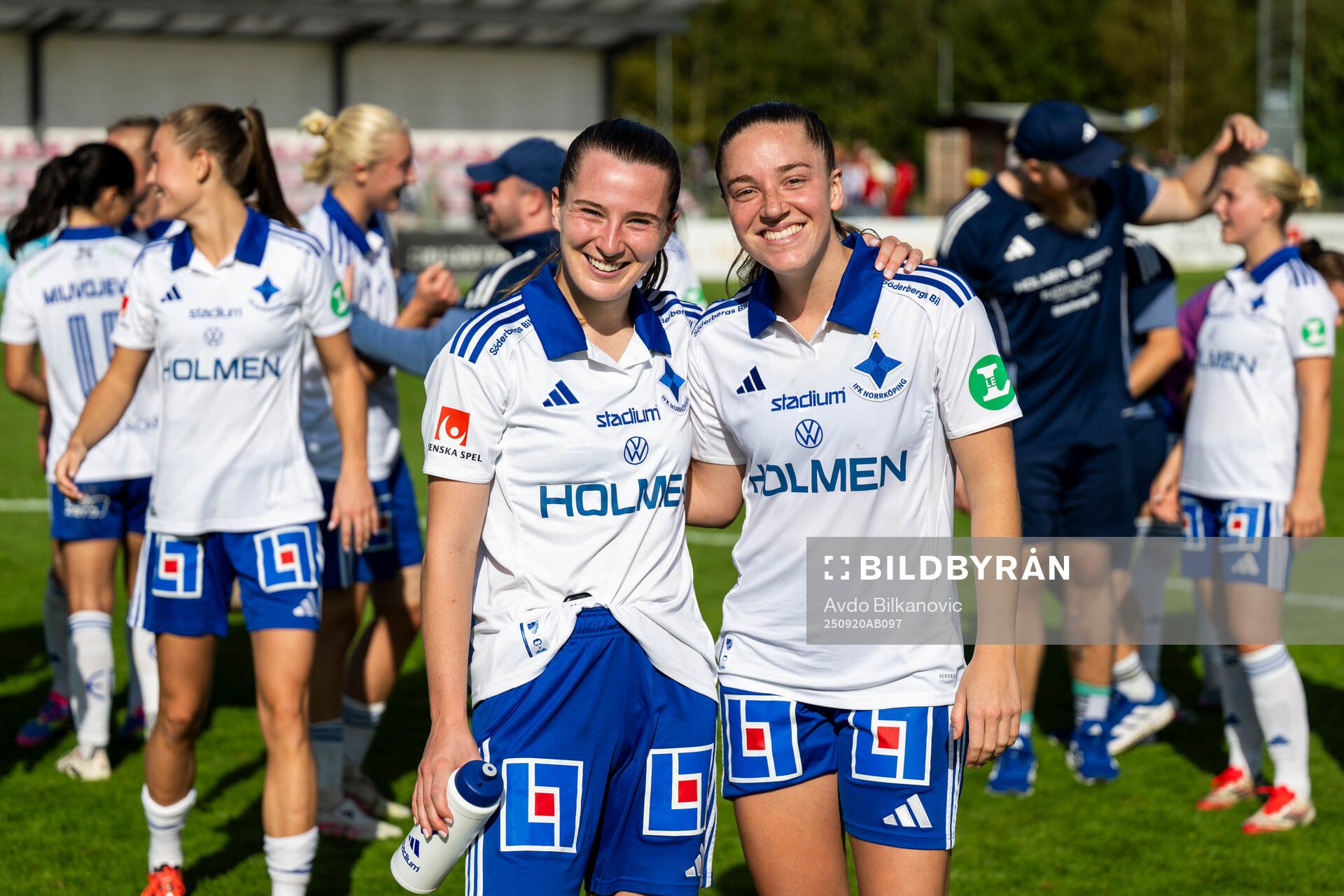 IFK Norrköpings Deborah-Anne De la Harpe och Carrie Jones