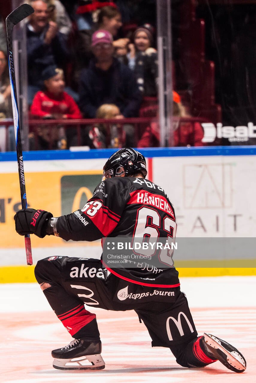 Malmö Redhawks Fredrik Händemark jublar