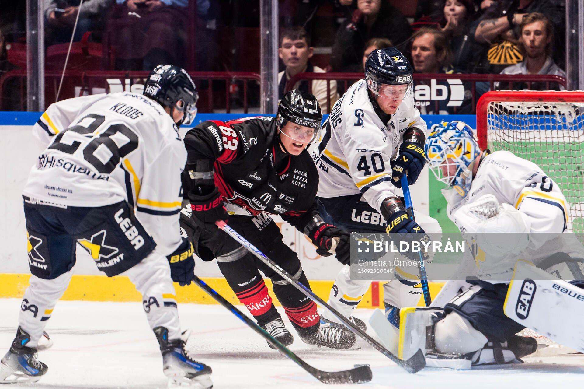Malmö Redhawks Fredrik Händemark och HV71s Justin Glenn