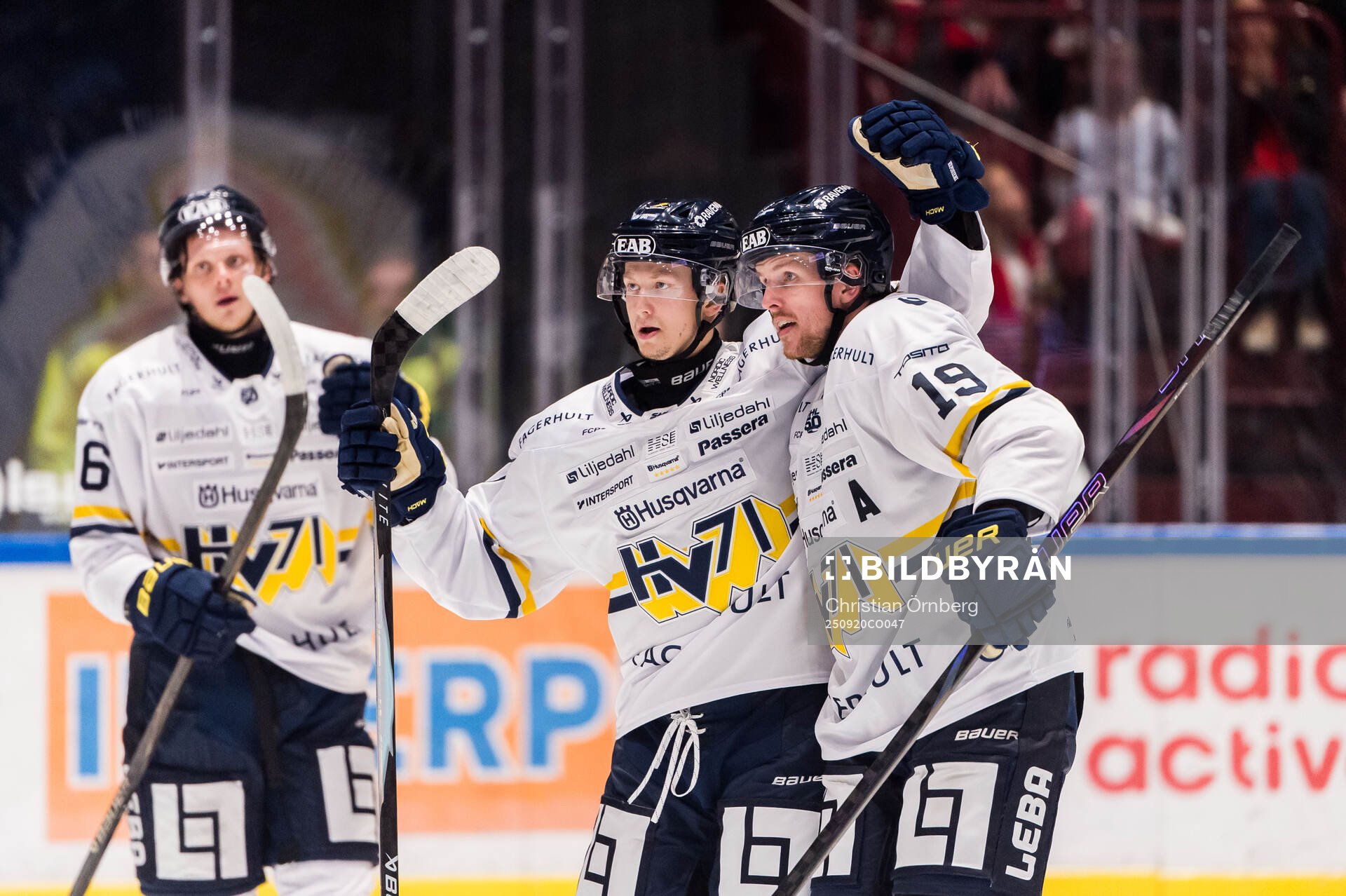HV71s Aleksi Heponiemi jublar