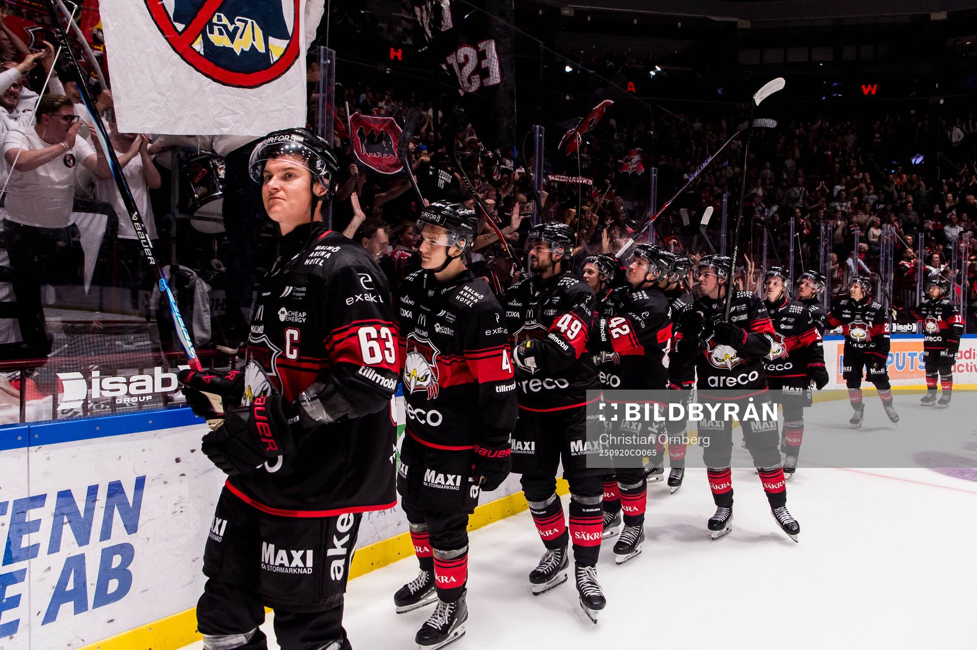 Malmö Redhawks spelare jublar