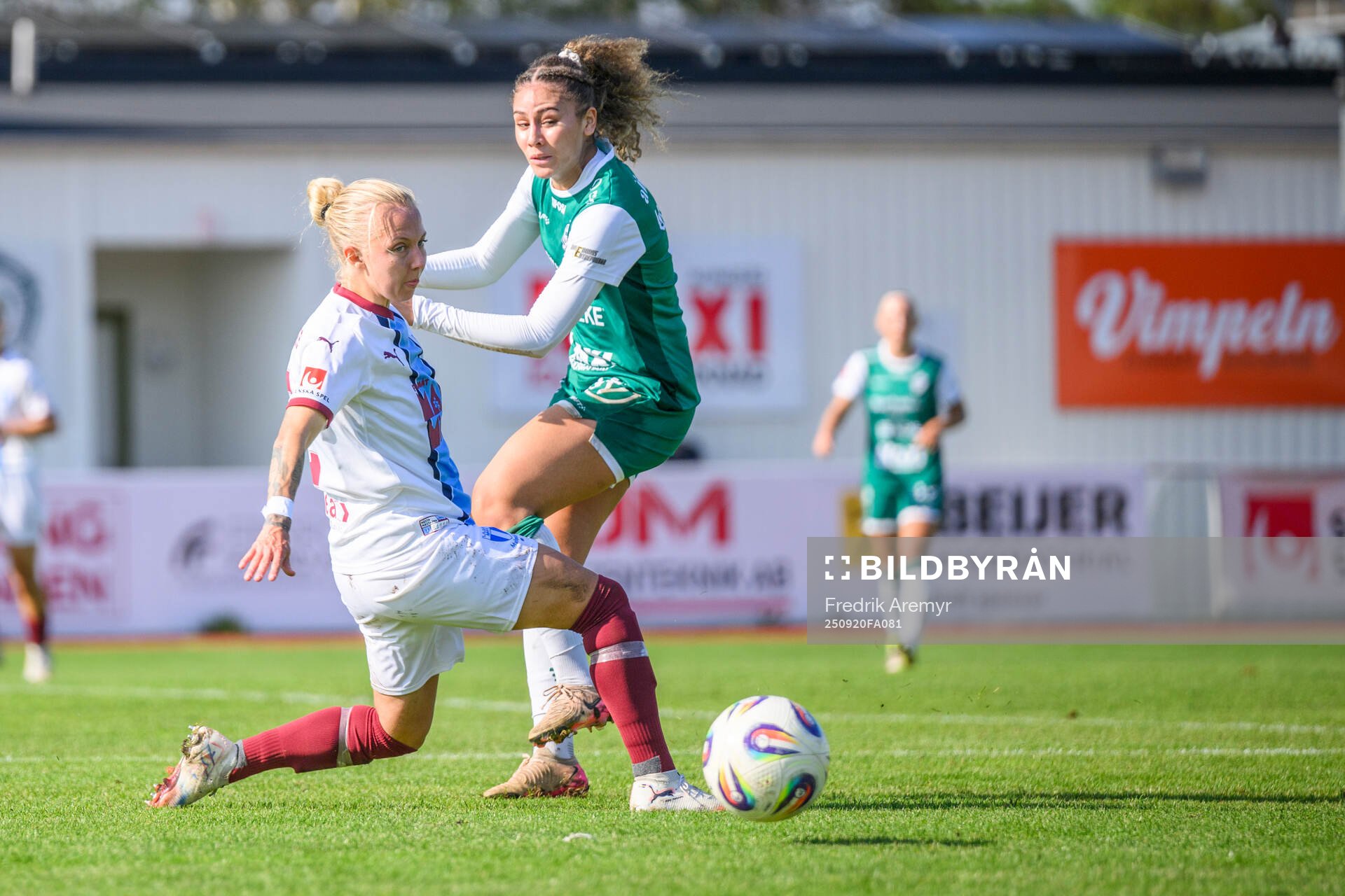 Malmö FFs Nathalie Hoff Persson och Alingsås Julia Elvbo
