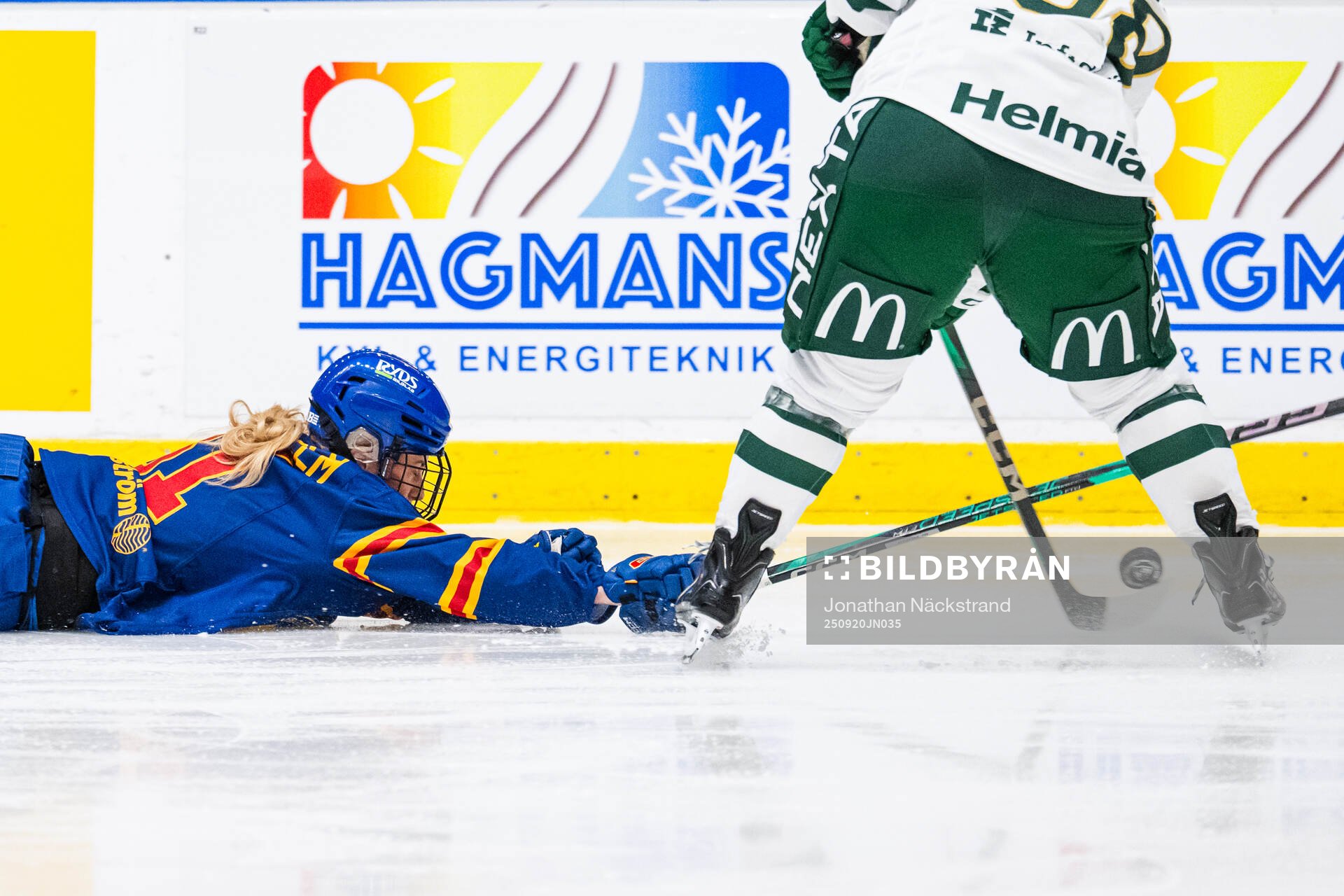 Djurgårdens Isabelle Leijonhielm och Färjestads Lene