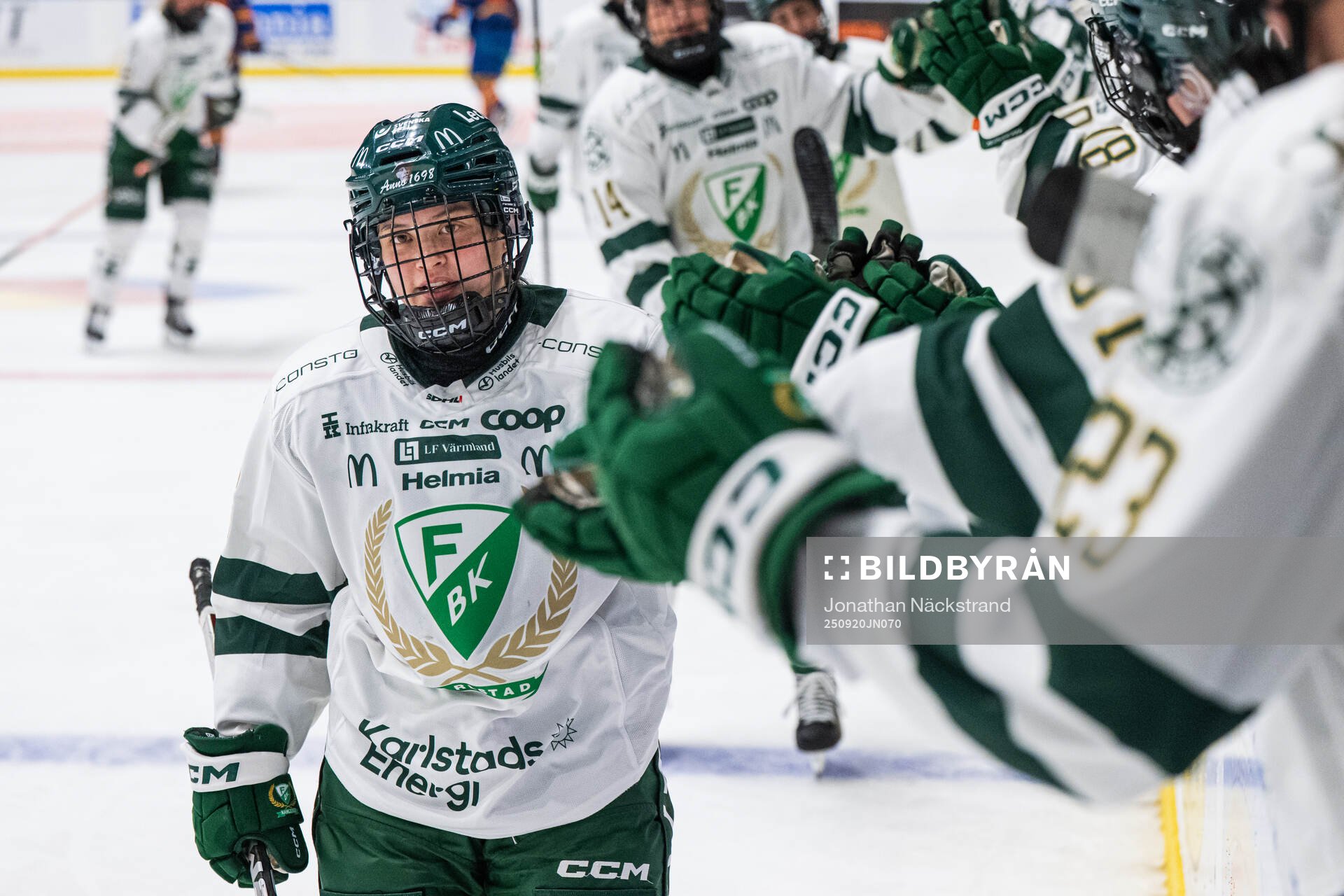 Färjestads Kaitlin Chan jublar
