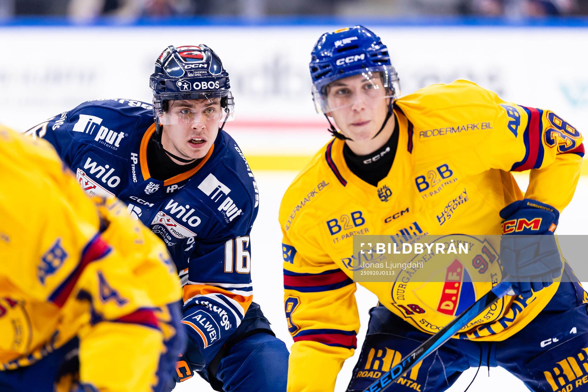 Växjös Ville Svensson och Djurgårdens Victor Eklund