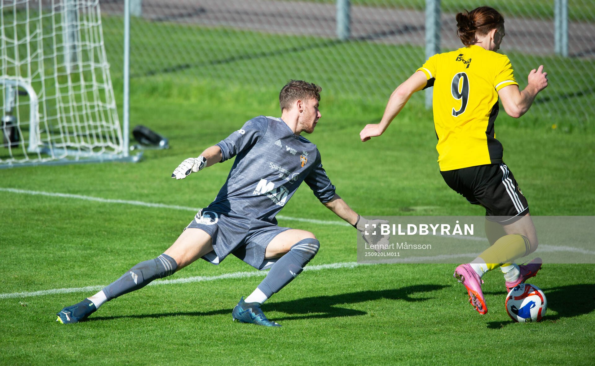 IFK Hässleholms Benjamin Alija rundar Kristianstads