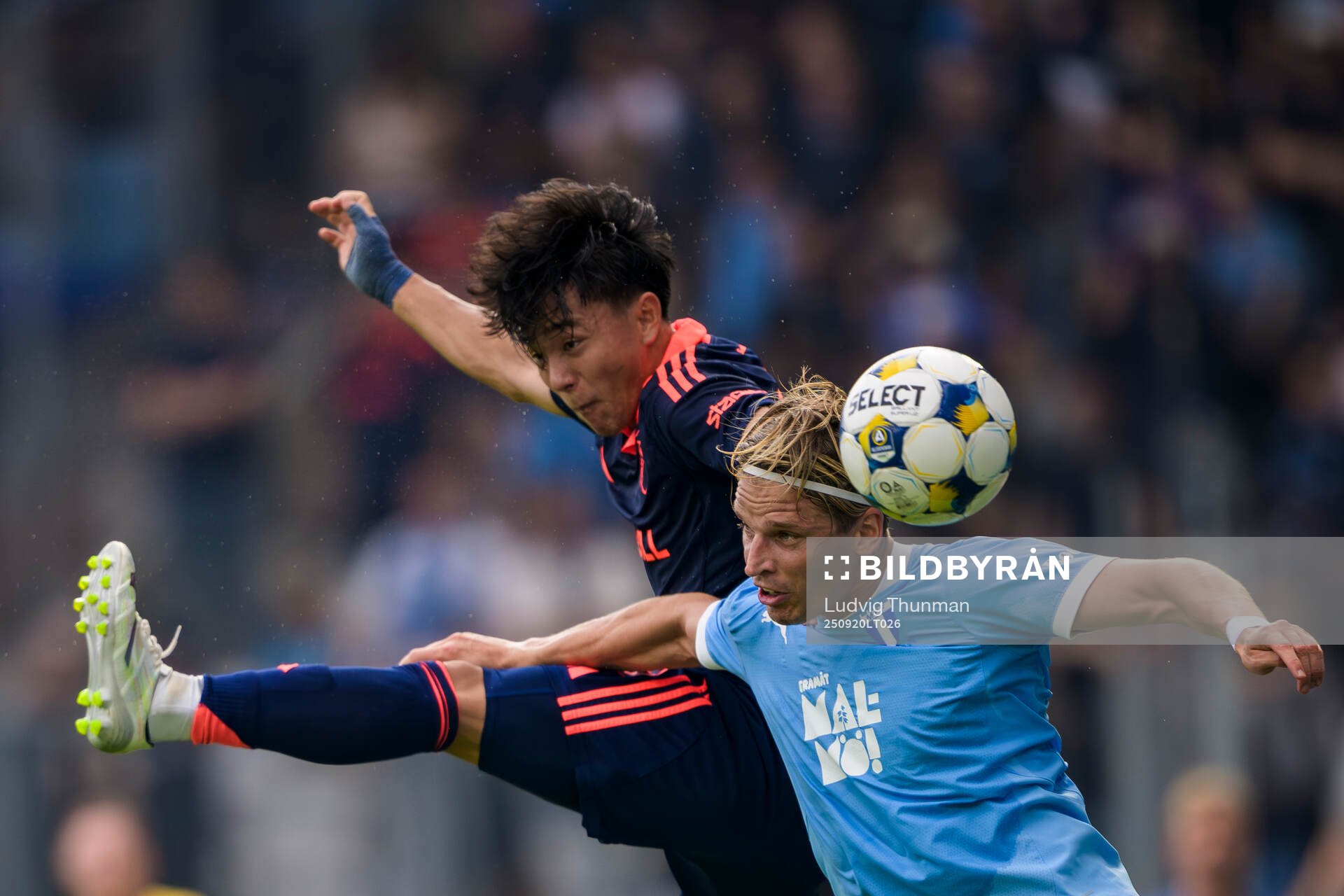 Malmö FFs Jens Stryger Larsen och Djurgårdens Keita Kosugi