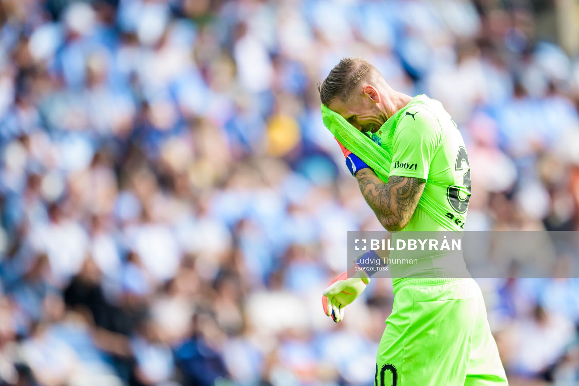 Malmö FFs målvakt Robin Olsen deppar