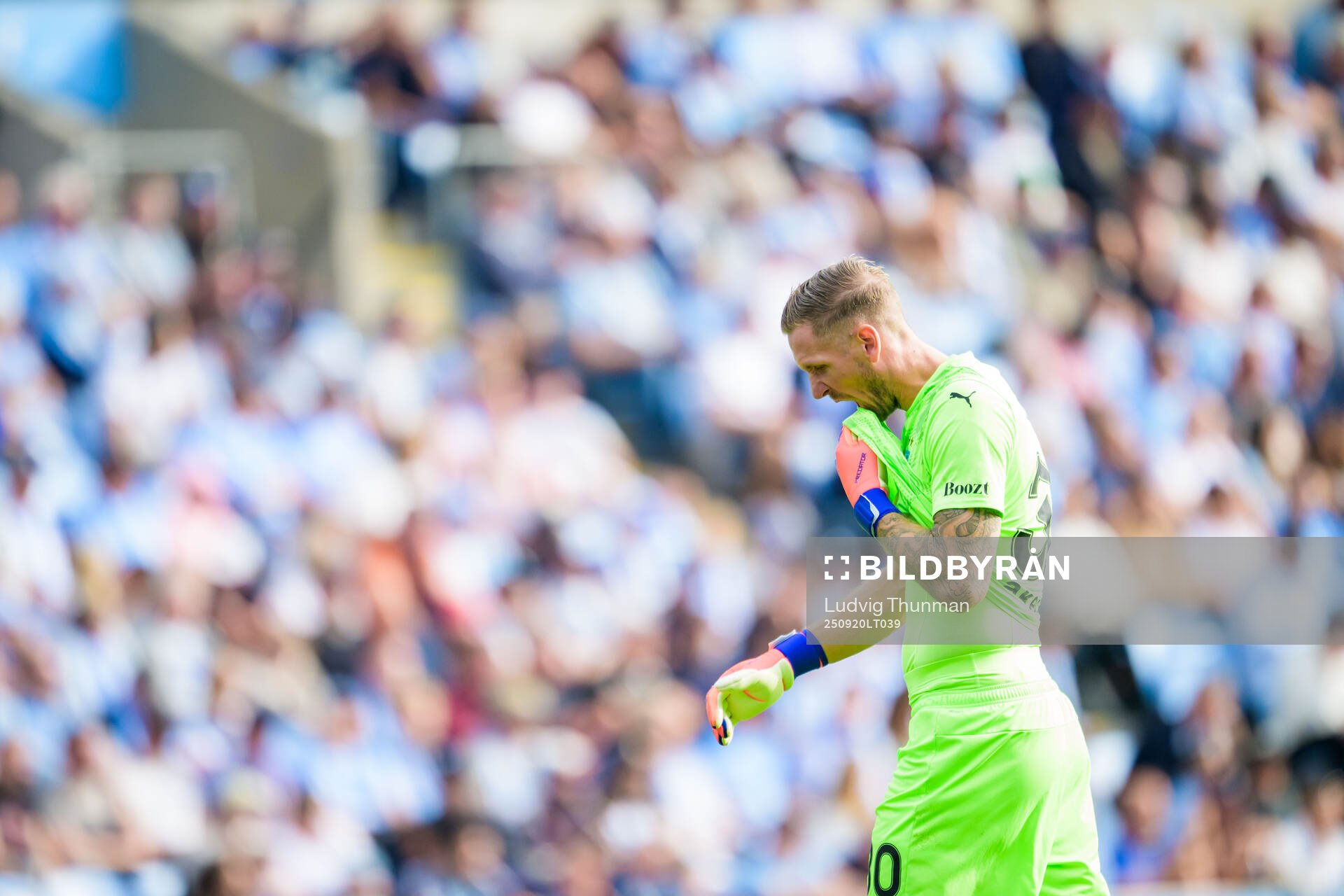 Malmö FFs målvakt Robin Olsen deppar