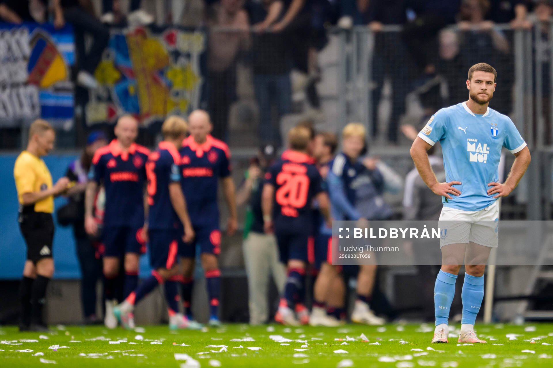 Malmö FFs Gabriel Busanello deppar