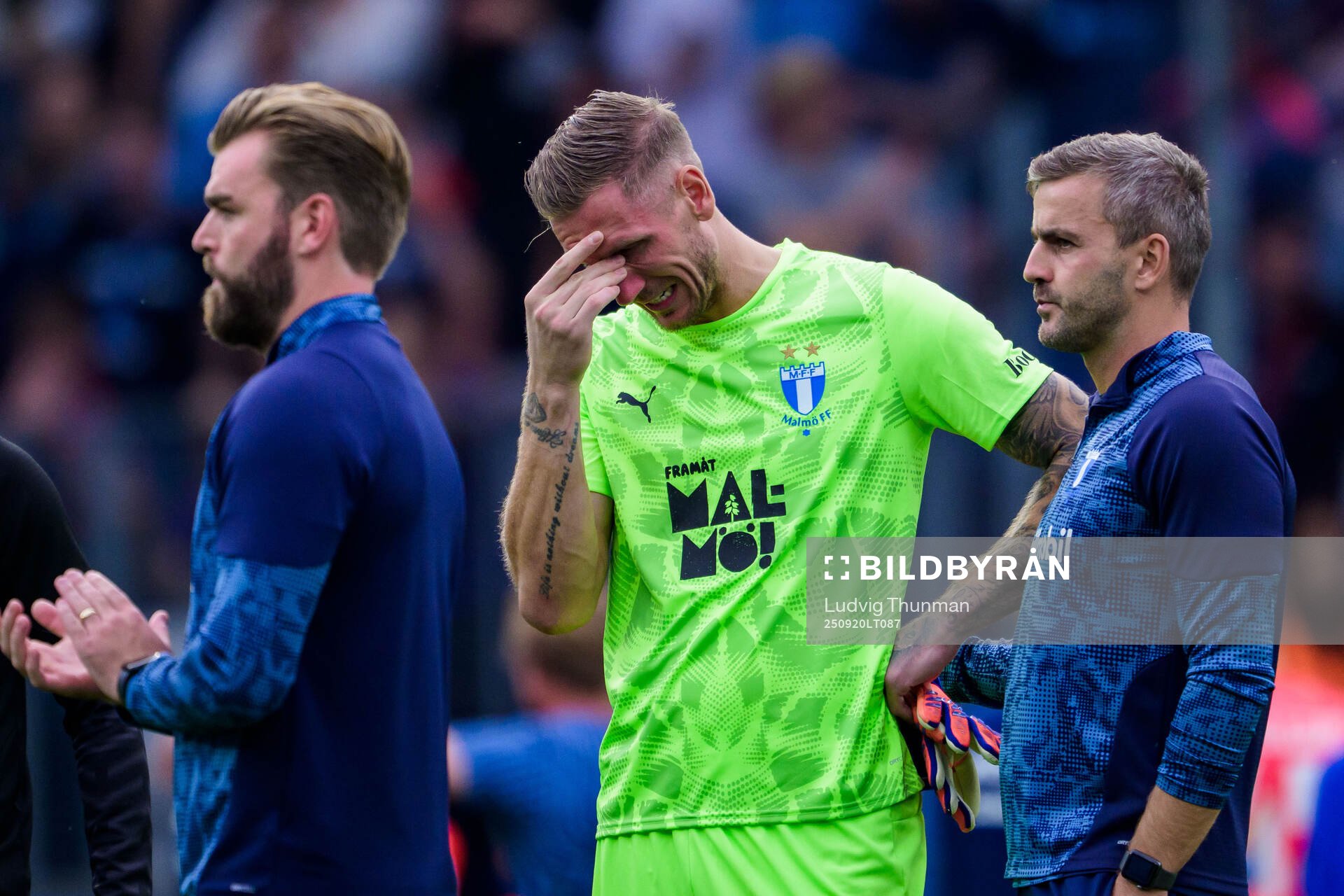 Malmö FFs målvakt Robin Olsen deppar