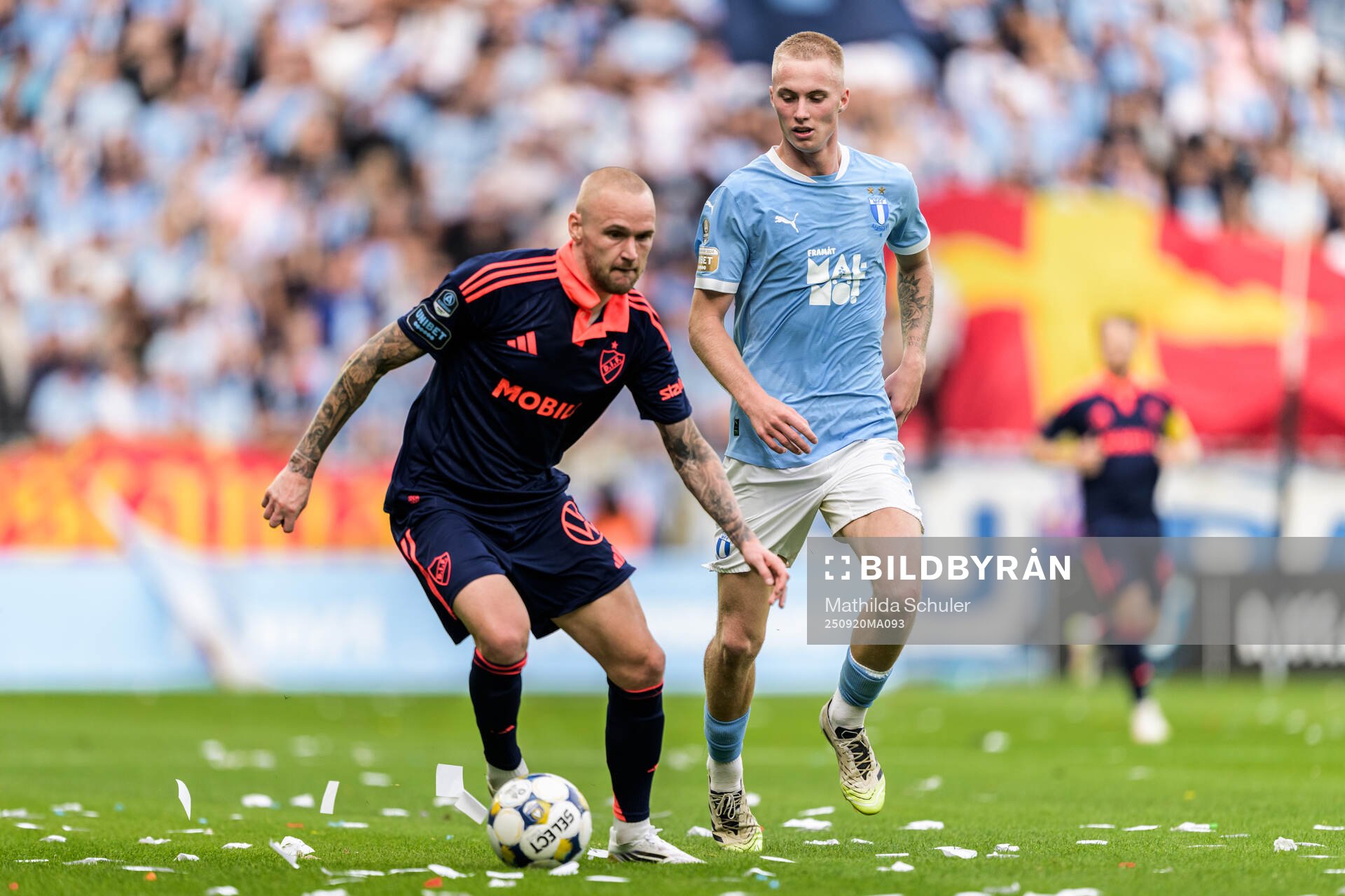 Djurgårdens Adam Ståhl och Malmö FFs Daniel Gudjohnsen