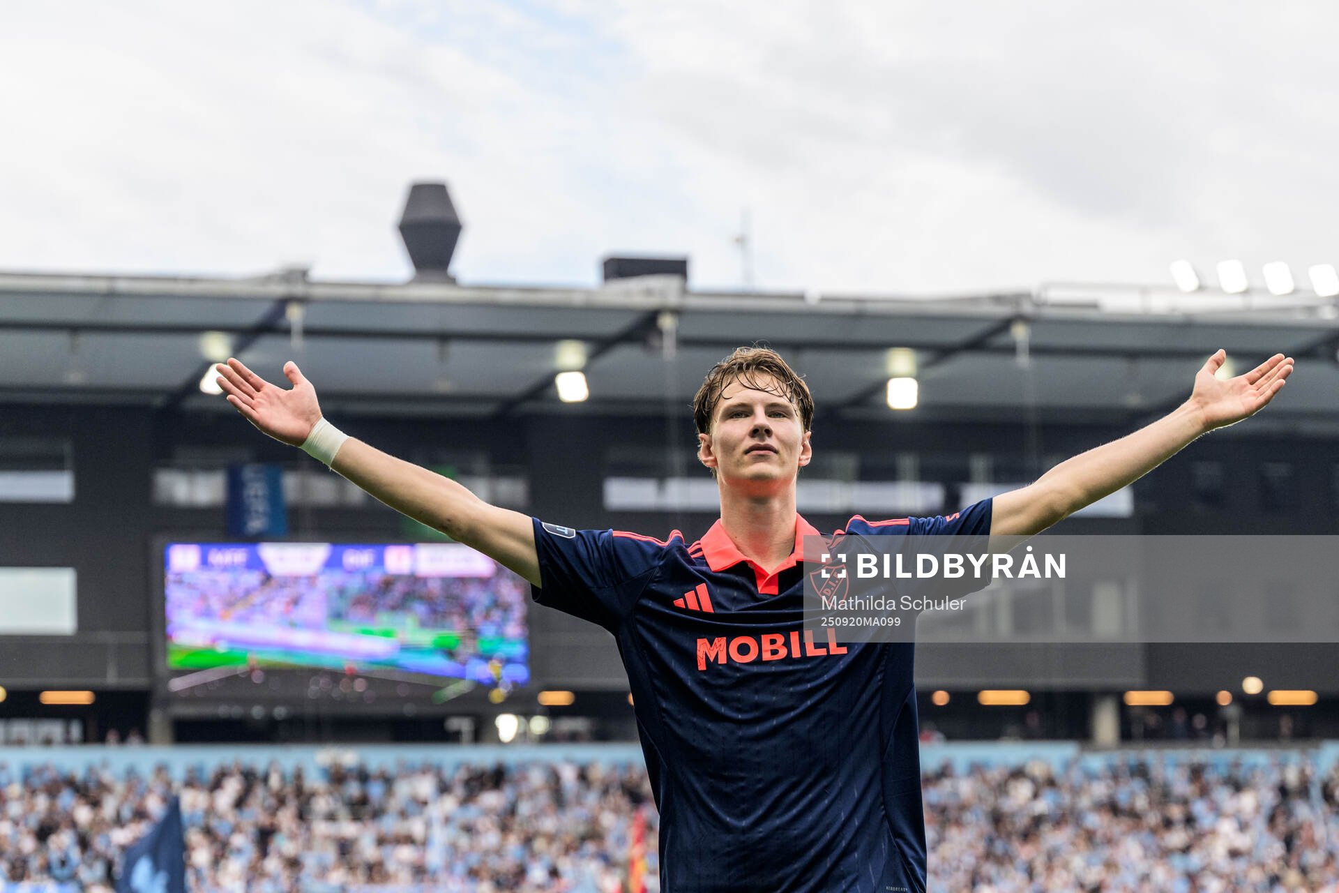 Djurgårdens August Priske Flyger jublar