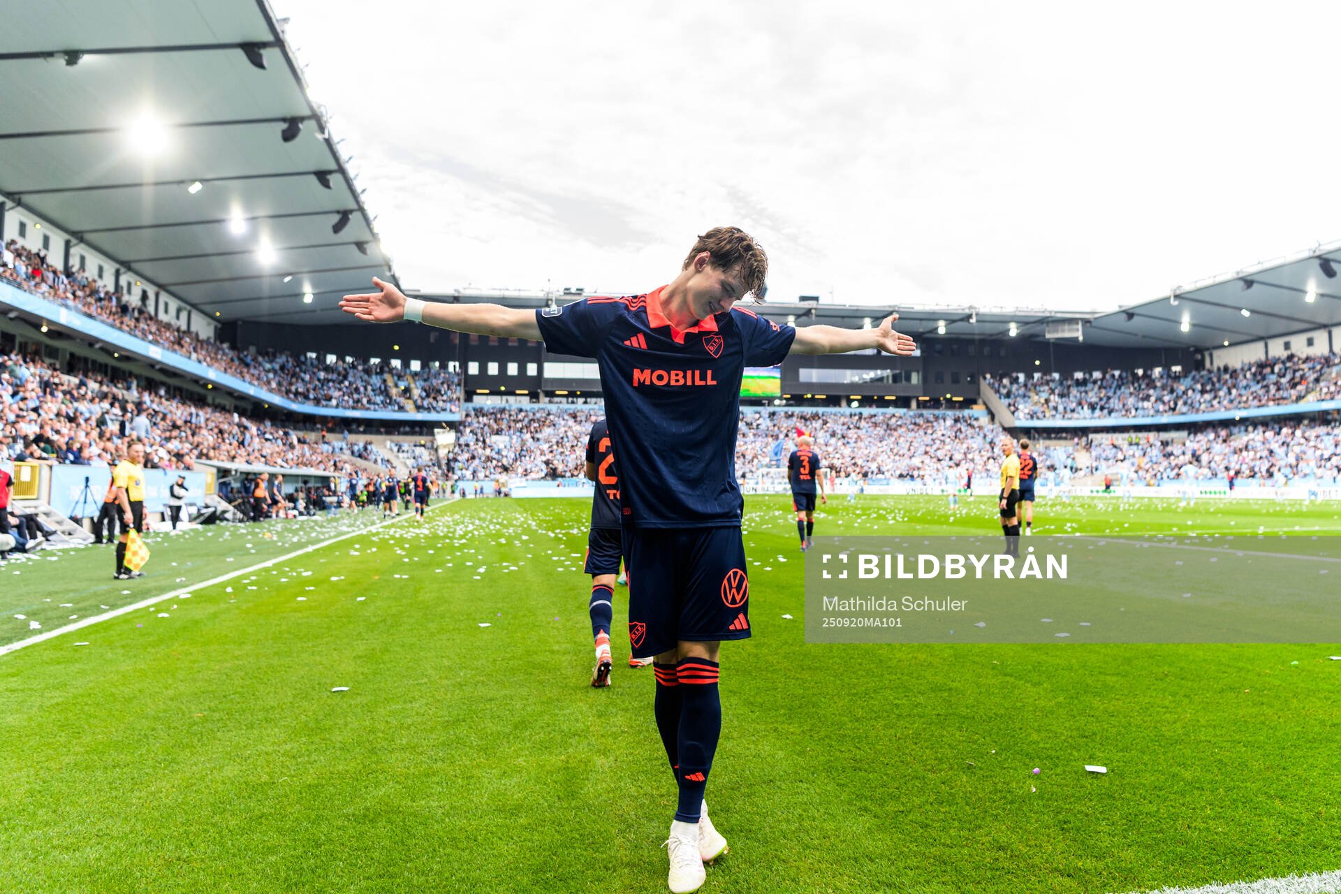 Djurgårdens August Priske Flyger jublar