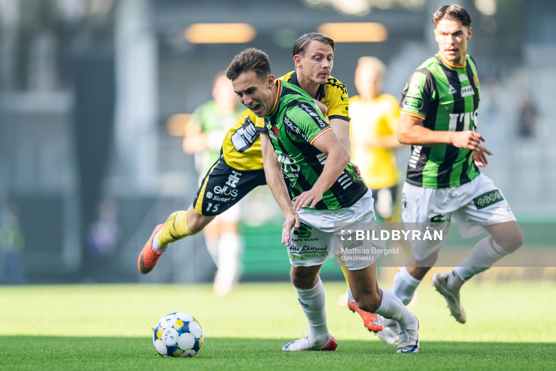 Elfsborgs Simon Hedlund och GAIS Anton Kurochkin