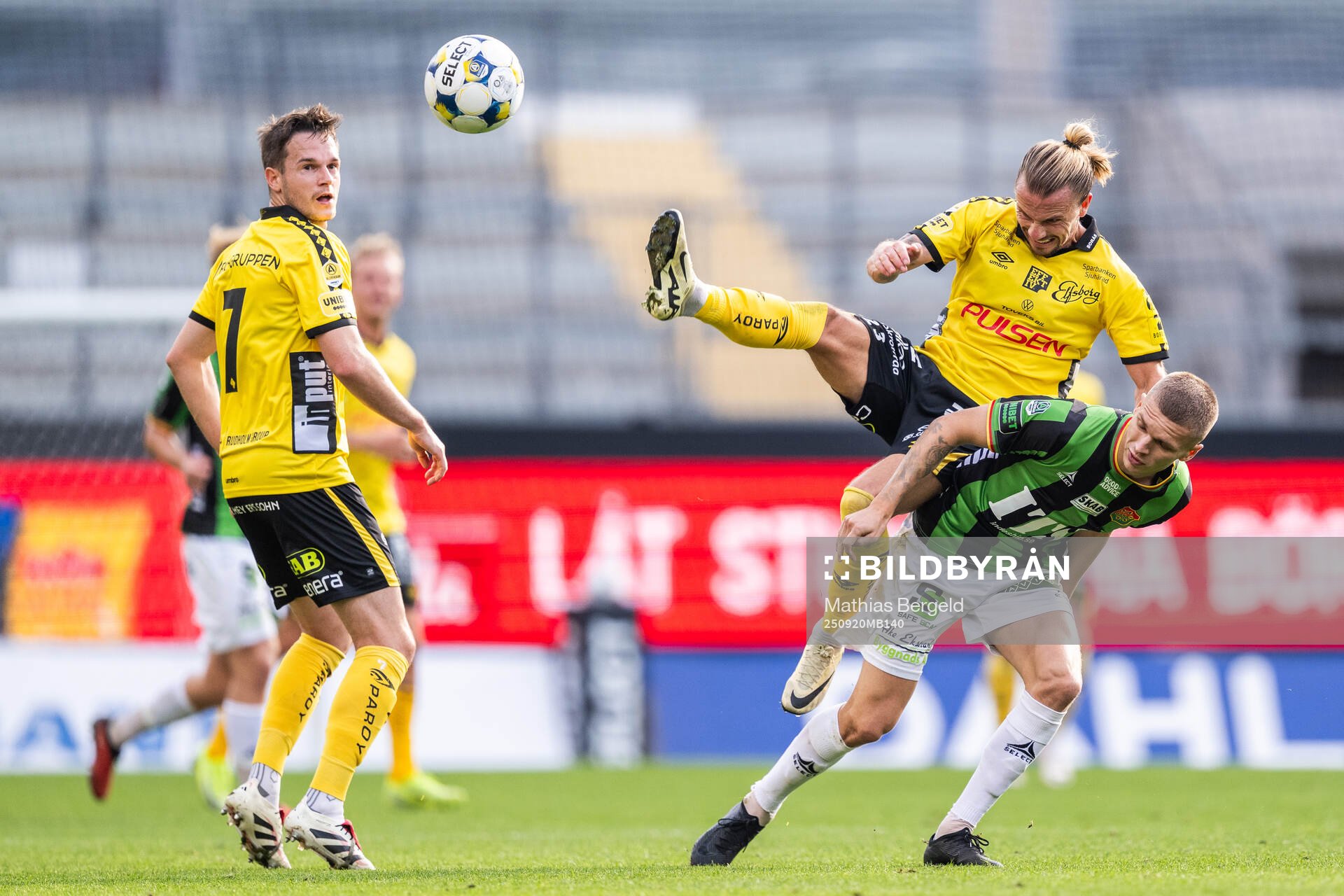 Elfsborgs Niklas Hult och GAIS Lucas Hedlund