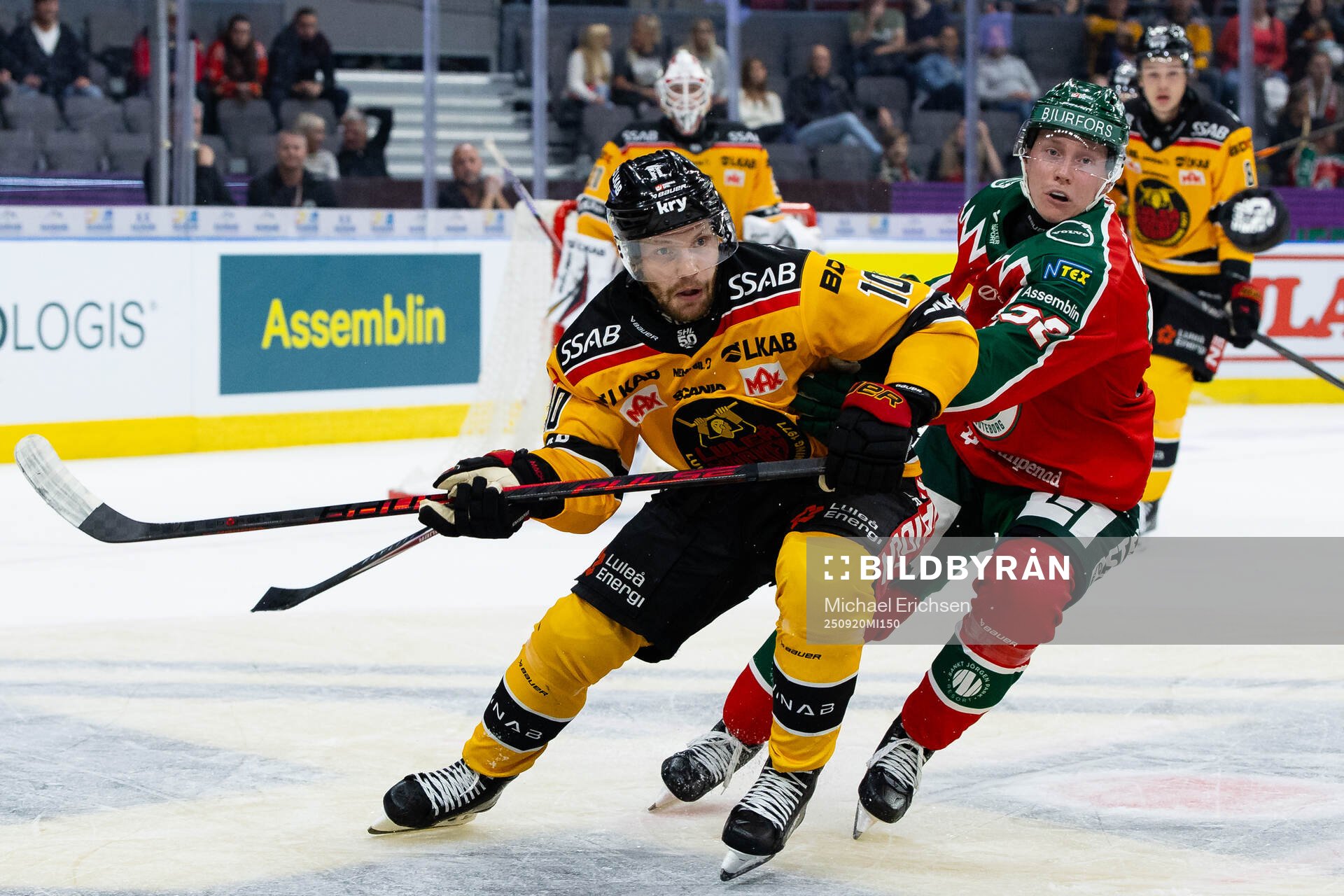 Luleås Einar Emanuelsson och Frölundas Noah Hasa