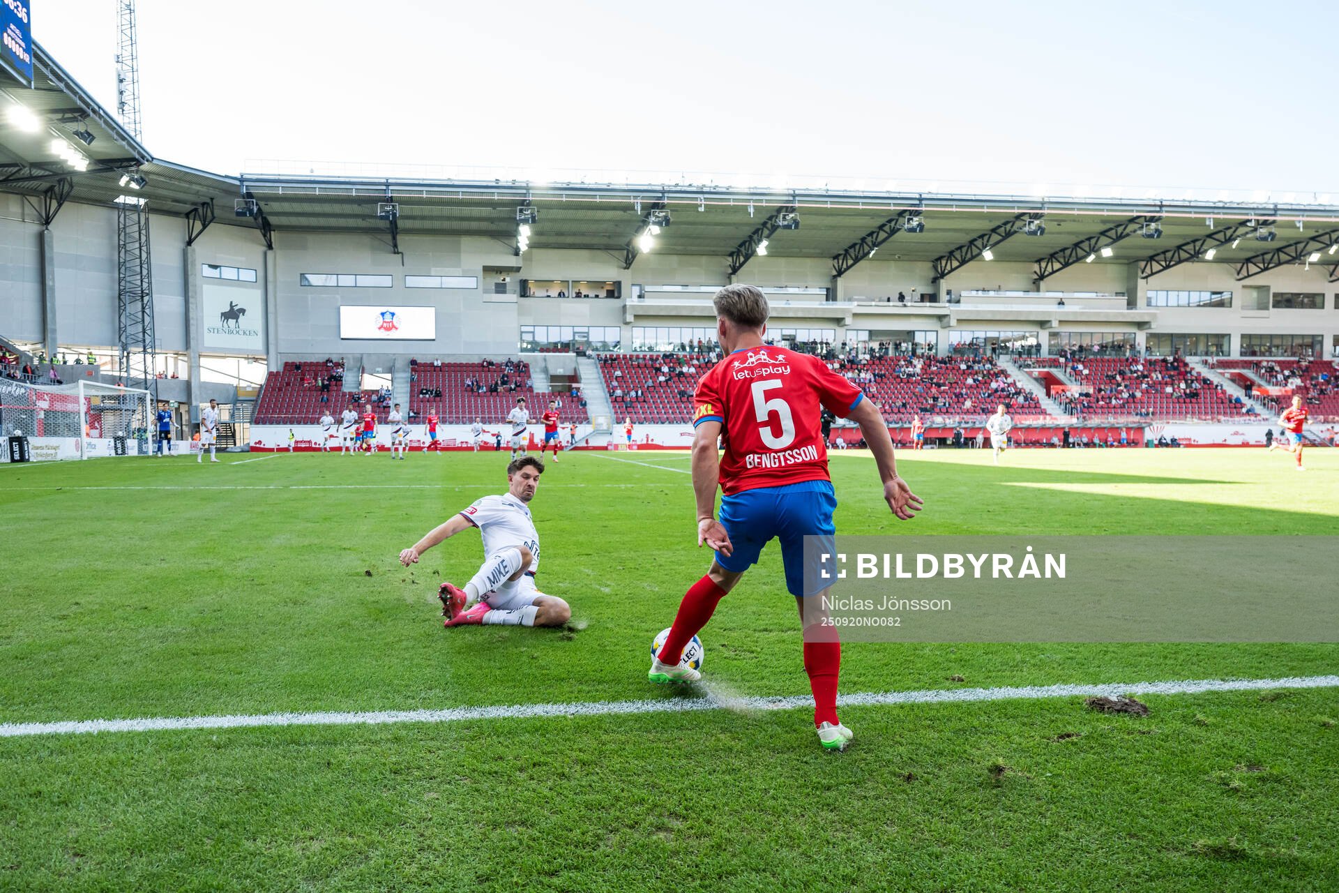 Örgrytes Daniel Paulson och Helsingborgs Simon Bengtsson