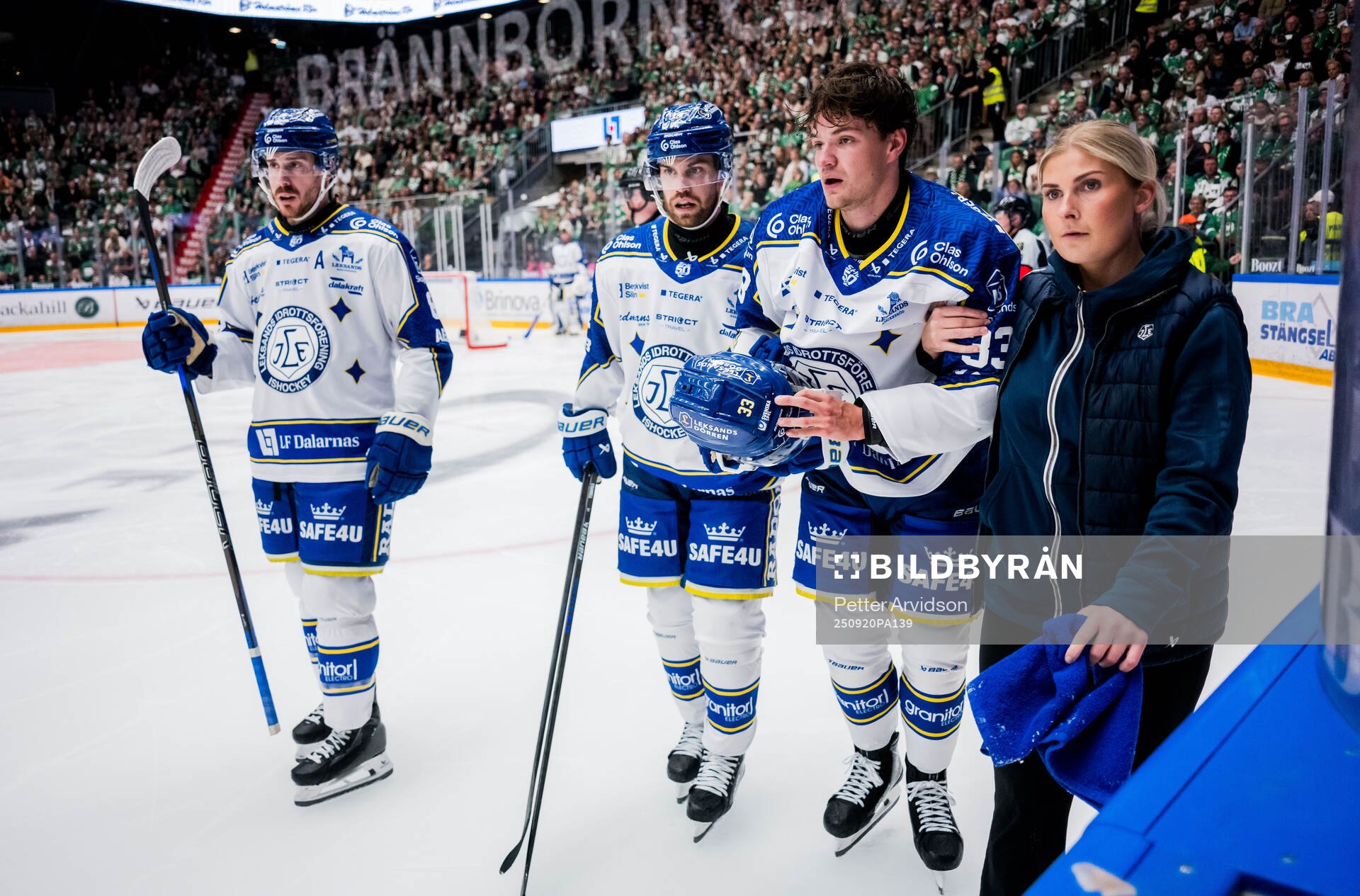Leksands Olle Strandell lämnar isen