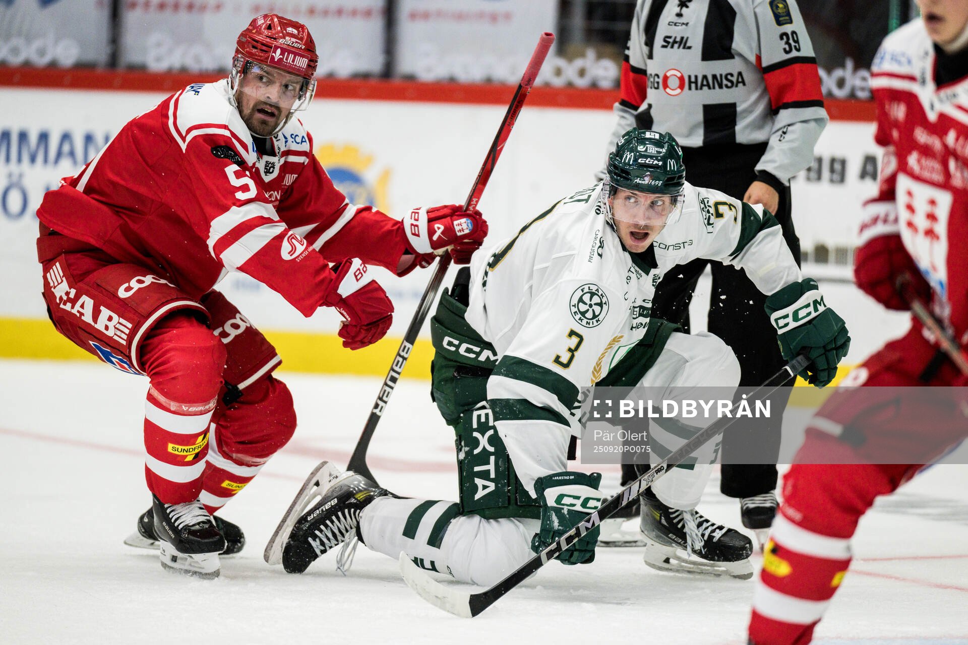 Timrås Anton Lander och Färjestads Ronald Knot