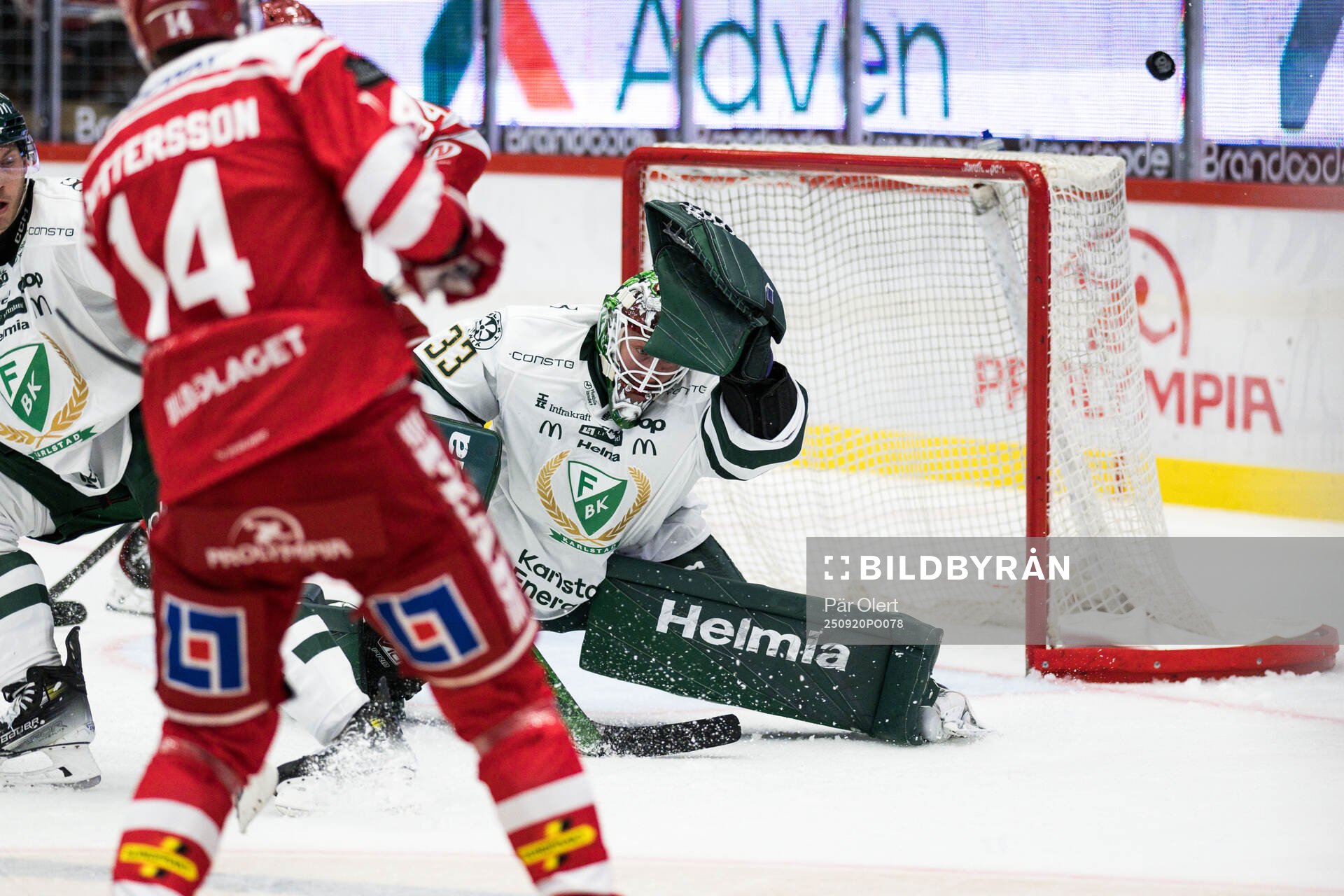 Färjestads målvakt Emil Larmi