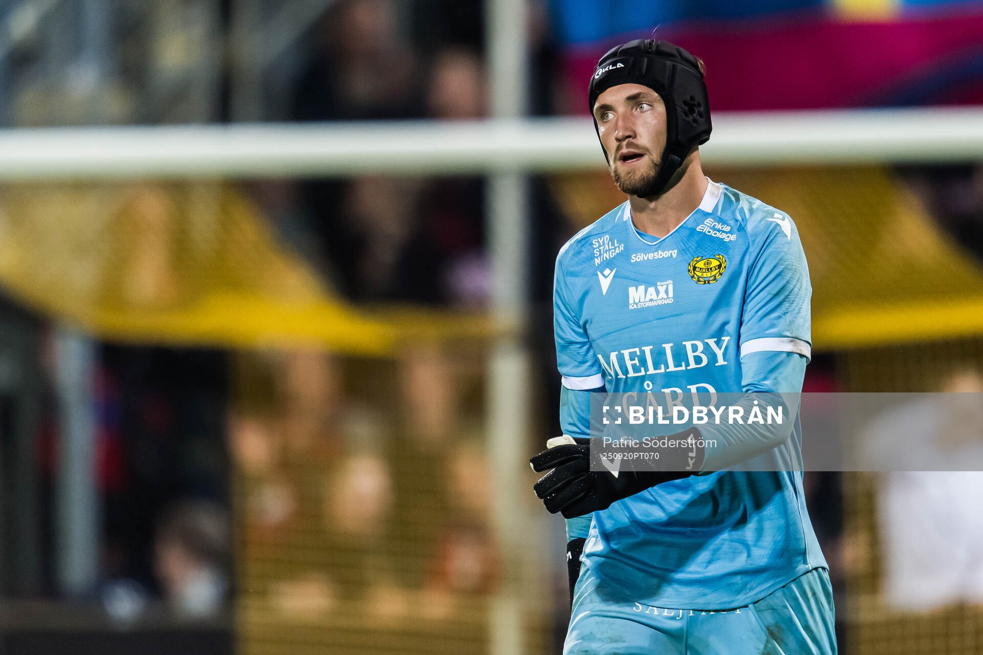 Mjällbys målvakt Noel Törnqvist deppar