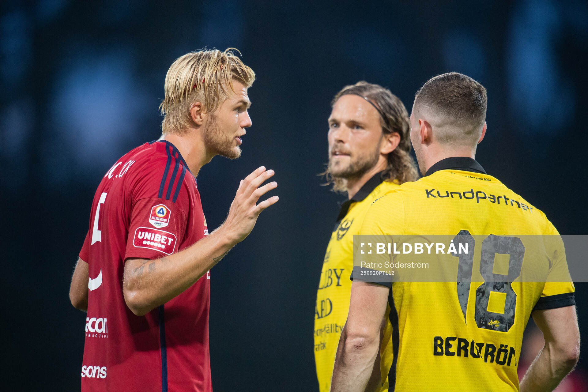 Östers IFs Mattis Adolfsson och Mjällby AIFs Jacob