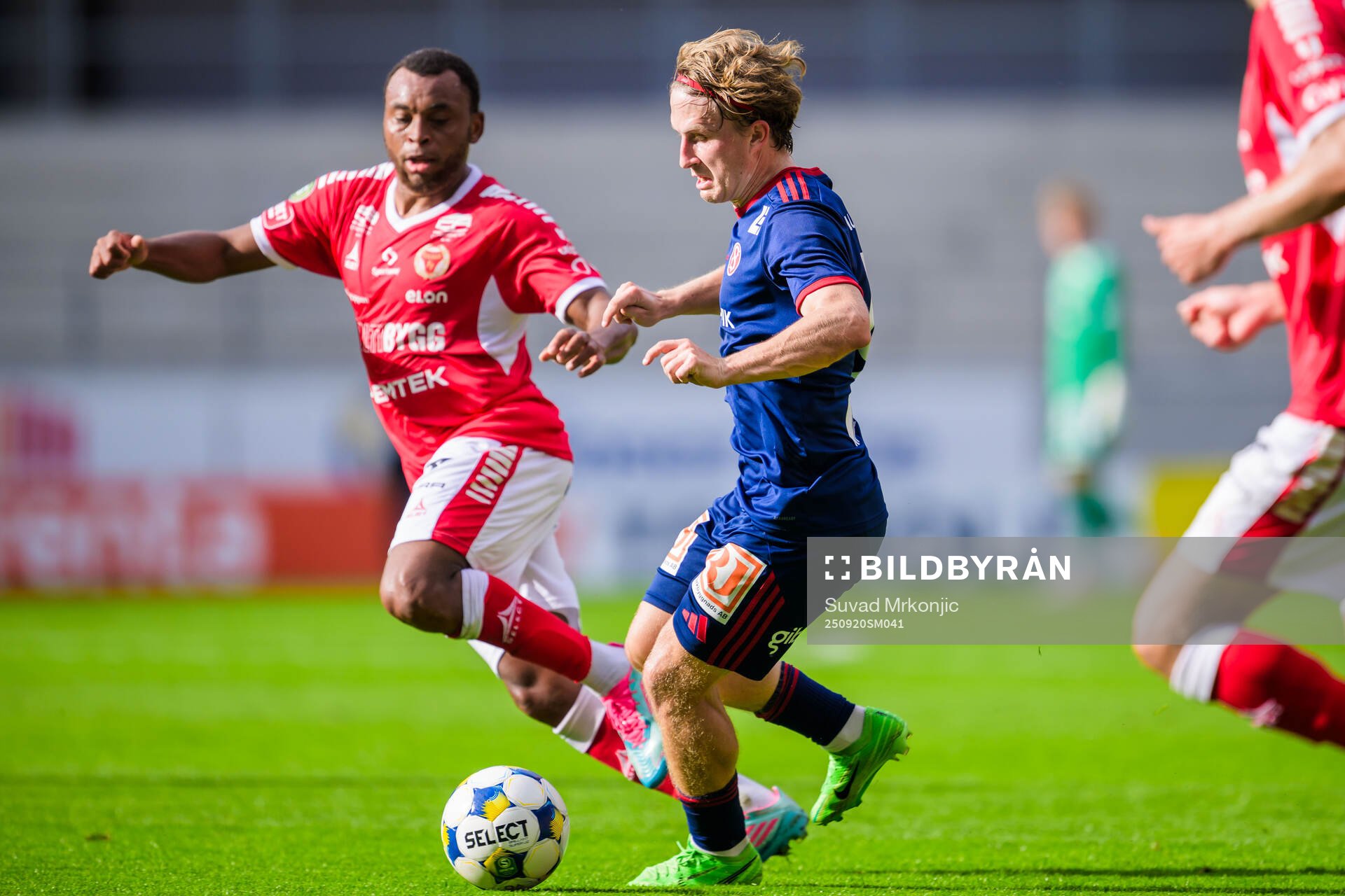 Kalmars Abdussalam Magashy och Sandvikens IFs Victor Backman