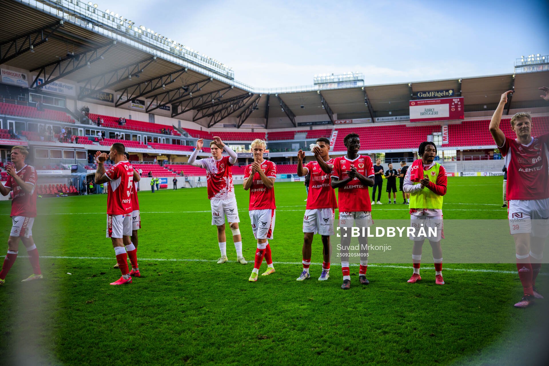 Kalmars spelare jublar