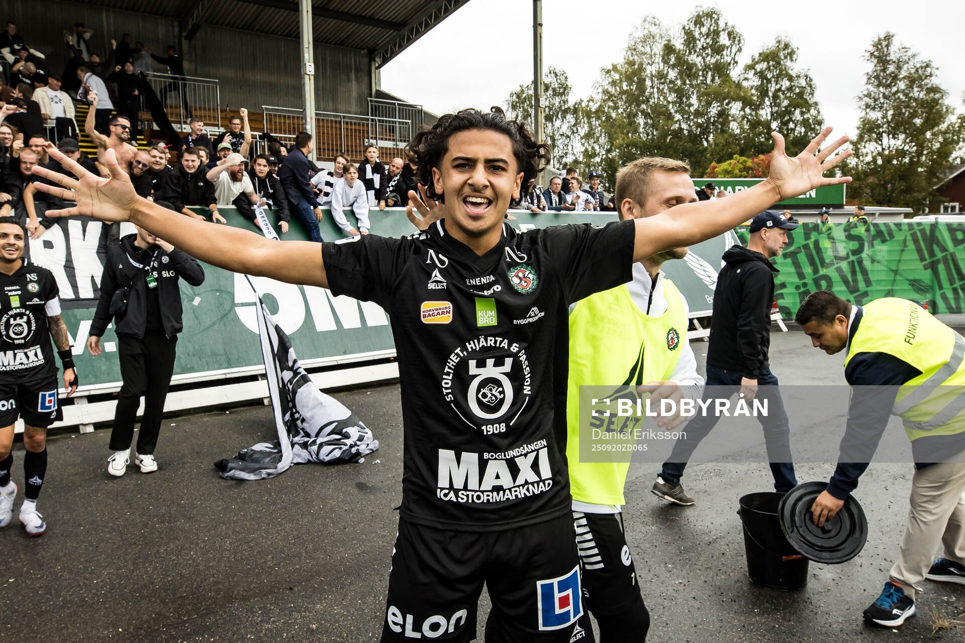 Örebros Hasan Dana jublar