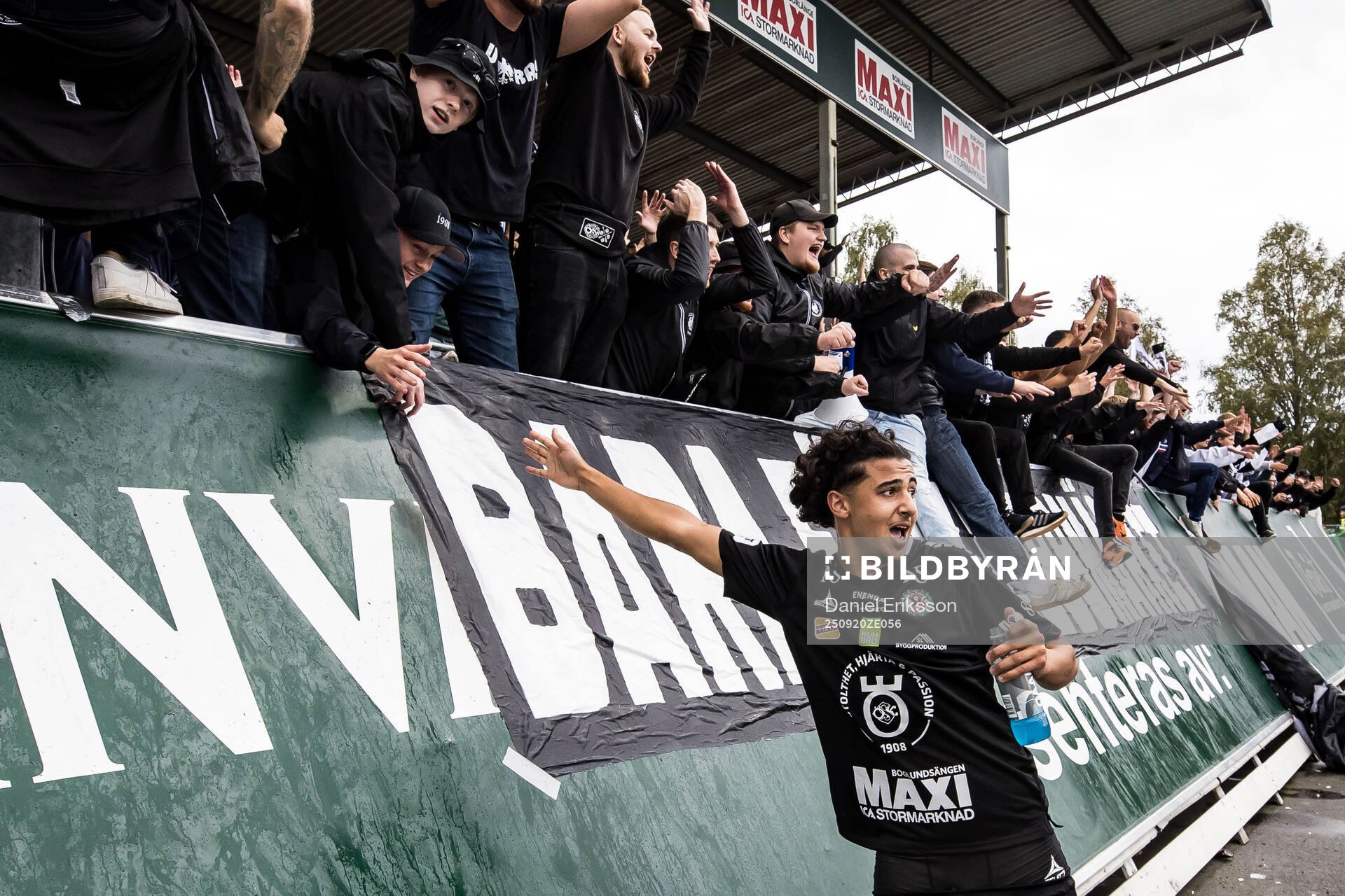 Örebros Hasan Dana jublar