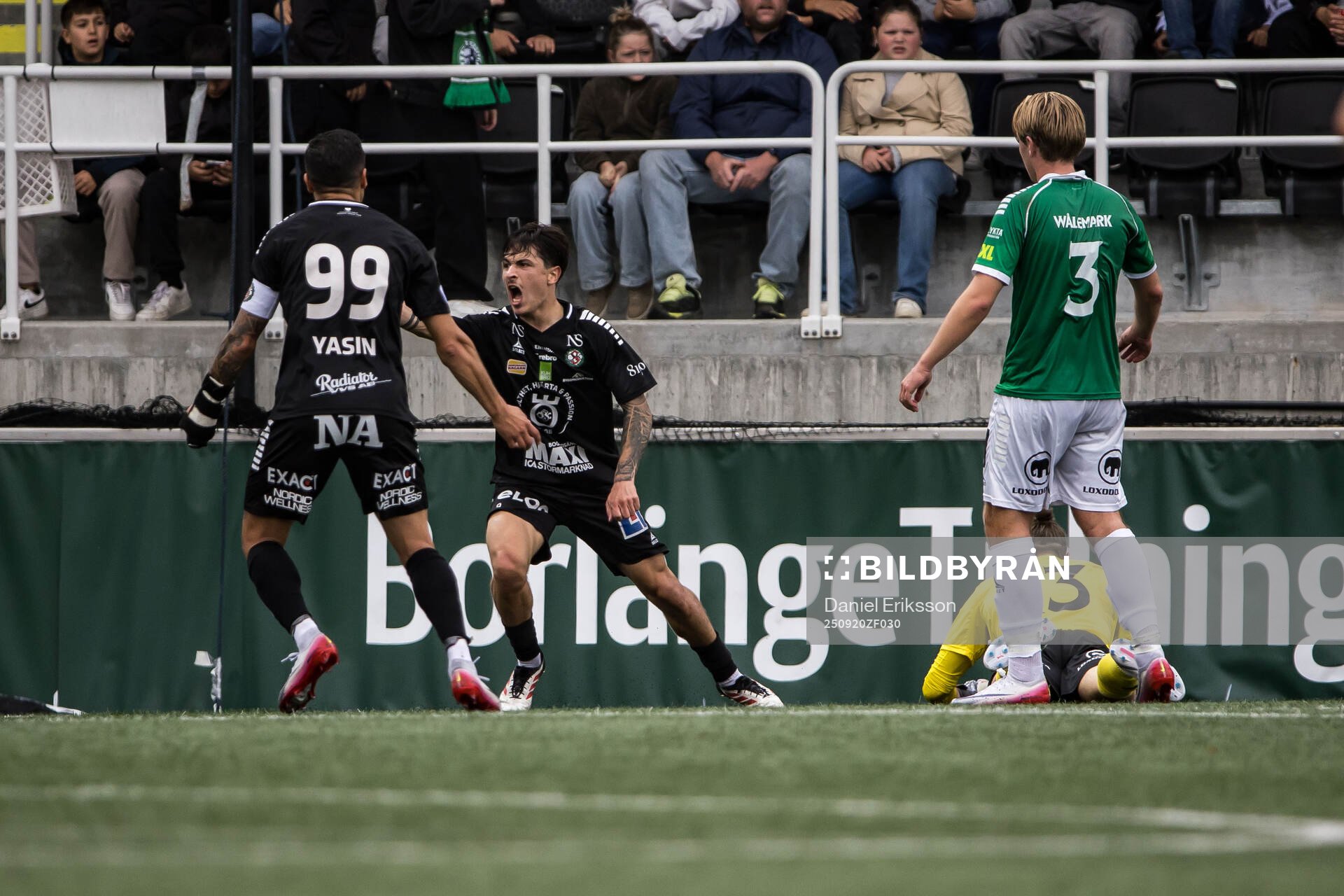 Örebros Antonio Yakoub jublar
