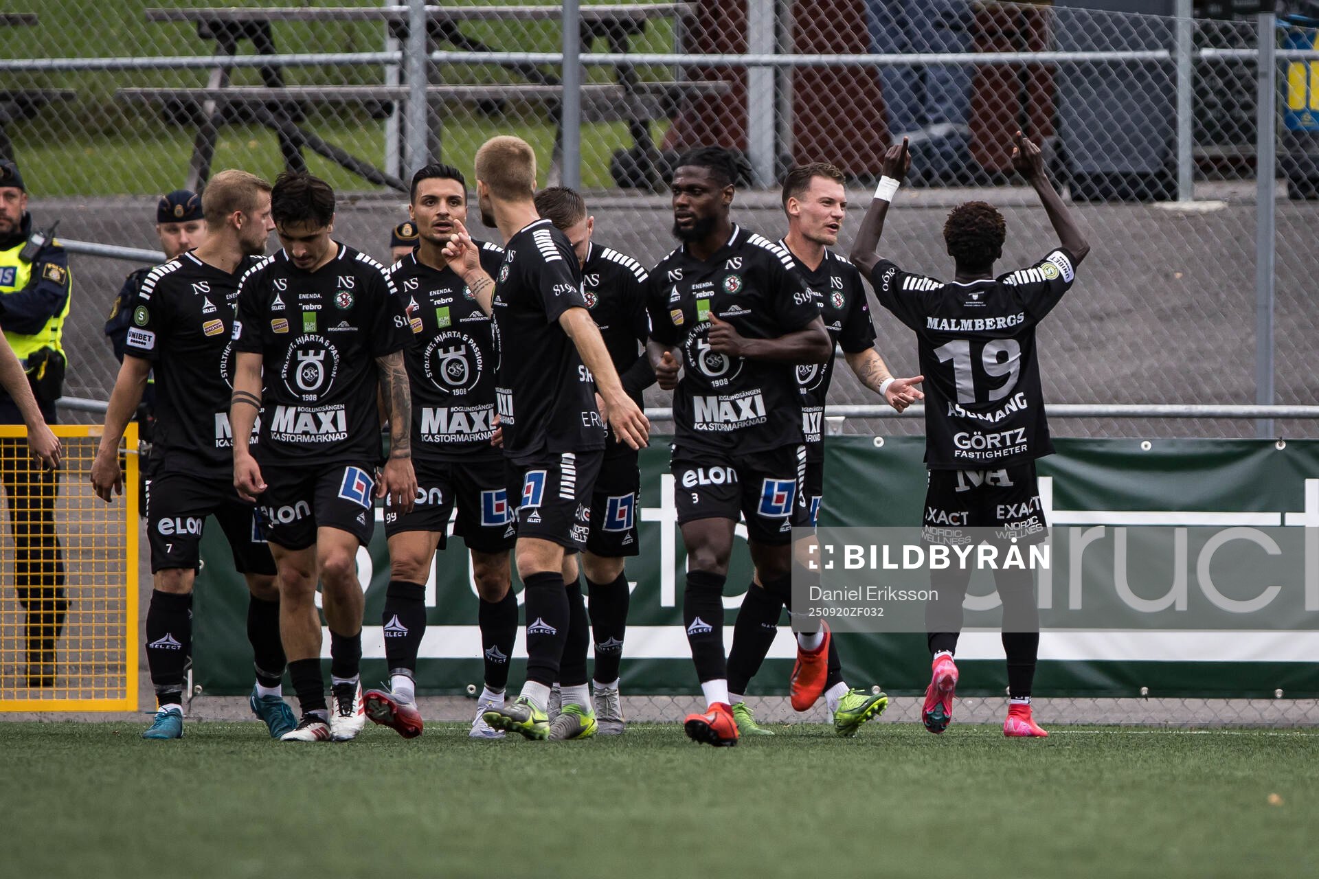 Örebros Blessing Asumang Dankwah jublar