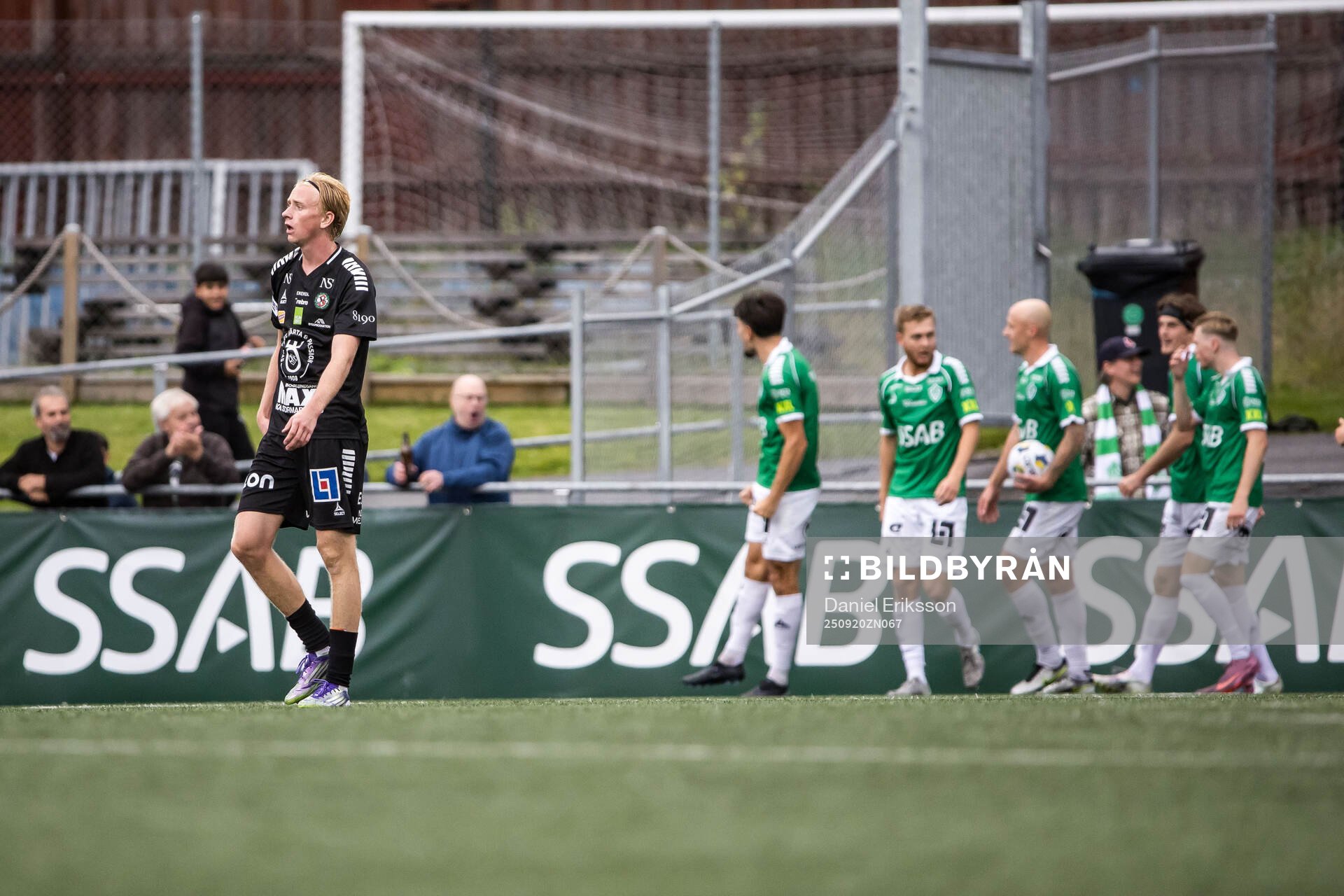 Örebros Victor Sandberg deppar