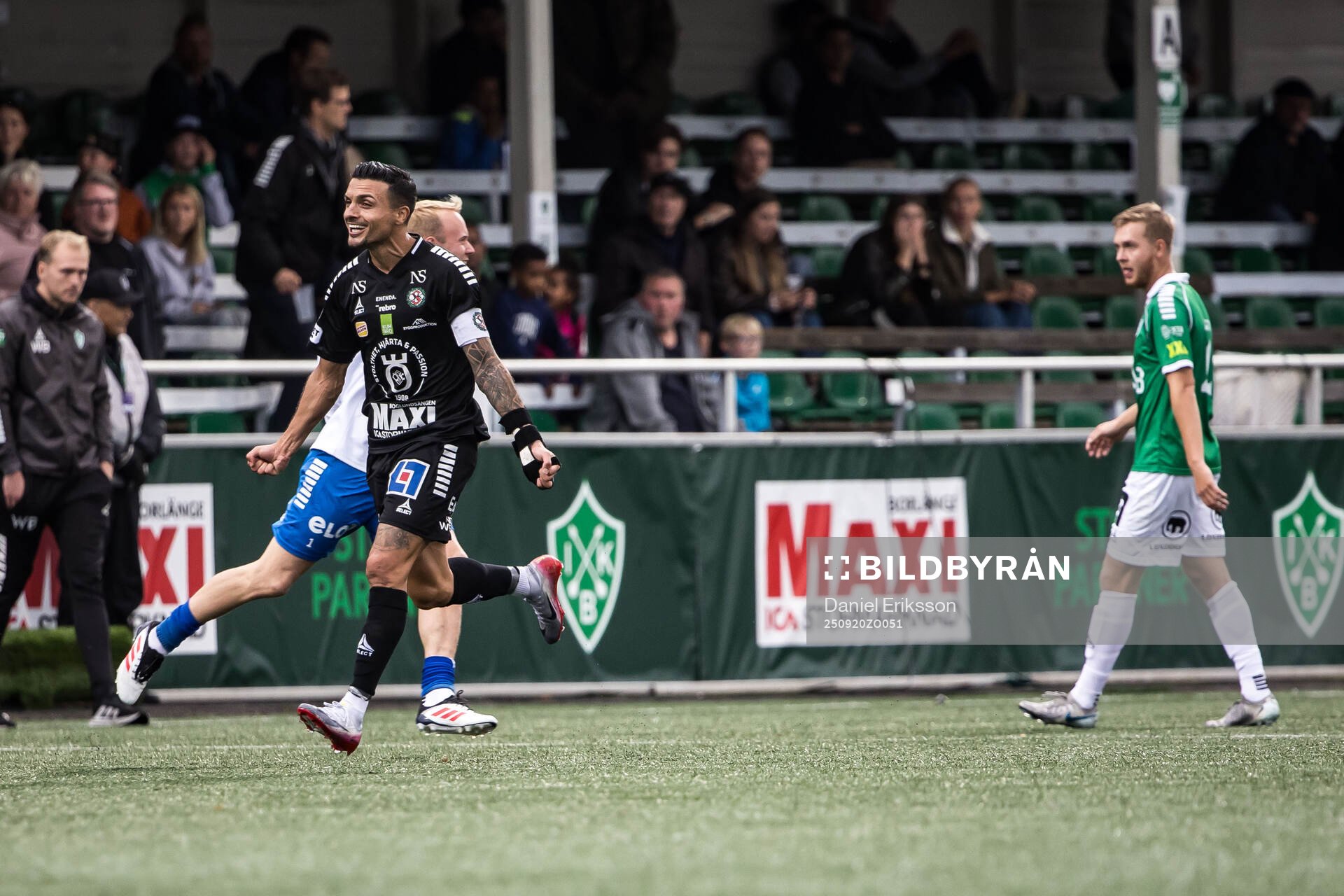 Örebros Antonio Yakoub jublar