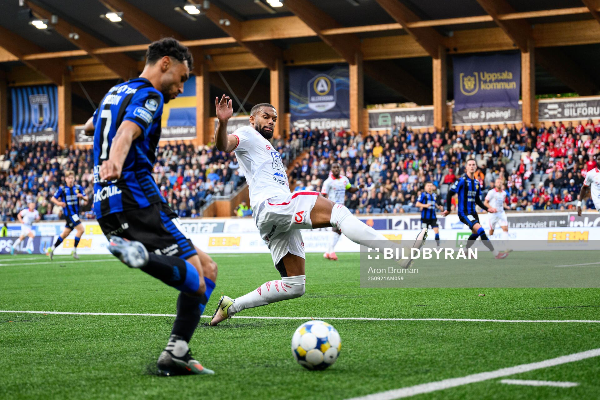 Sirius Joakim Persson och Degerfors Leon Hien
