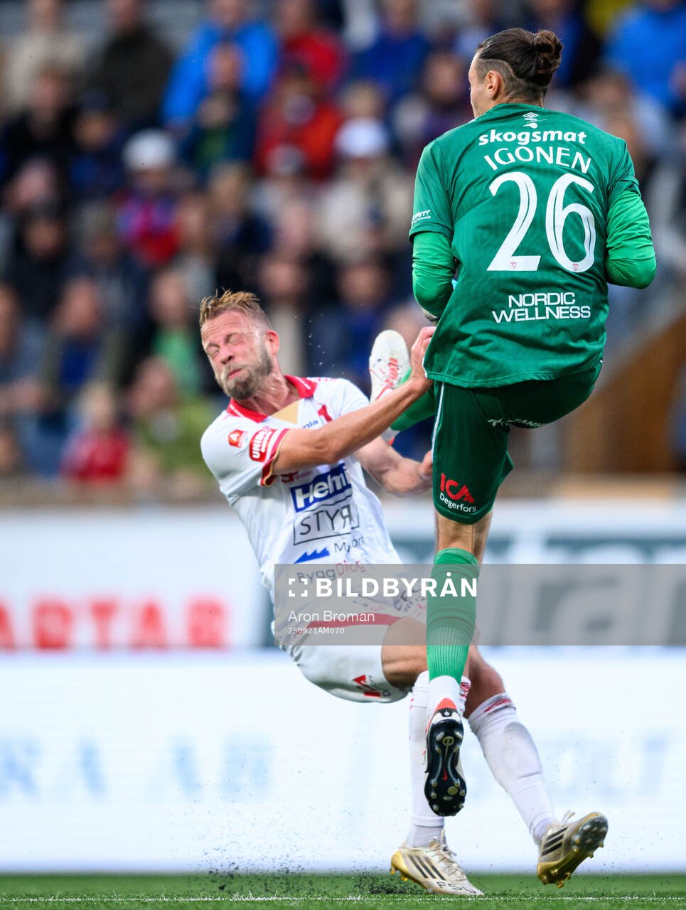 Degerfors Daniel Sundgren och målvakt Matvei Igonen