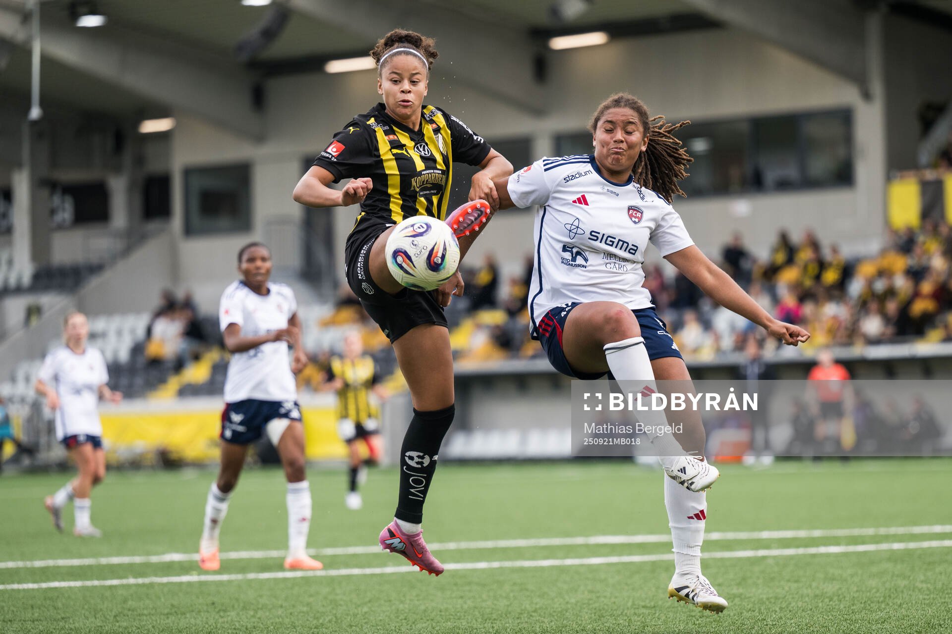Häckens Felicia Schröder och Rosengårds Jo-Anne Agbor