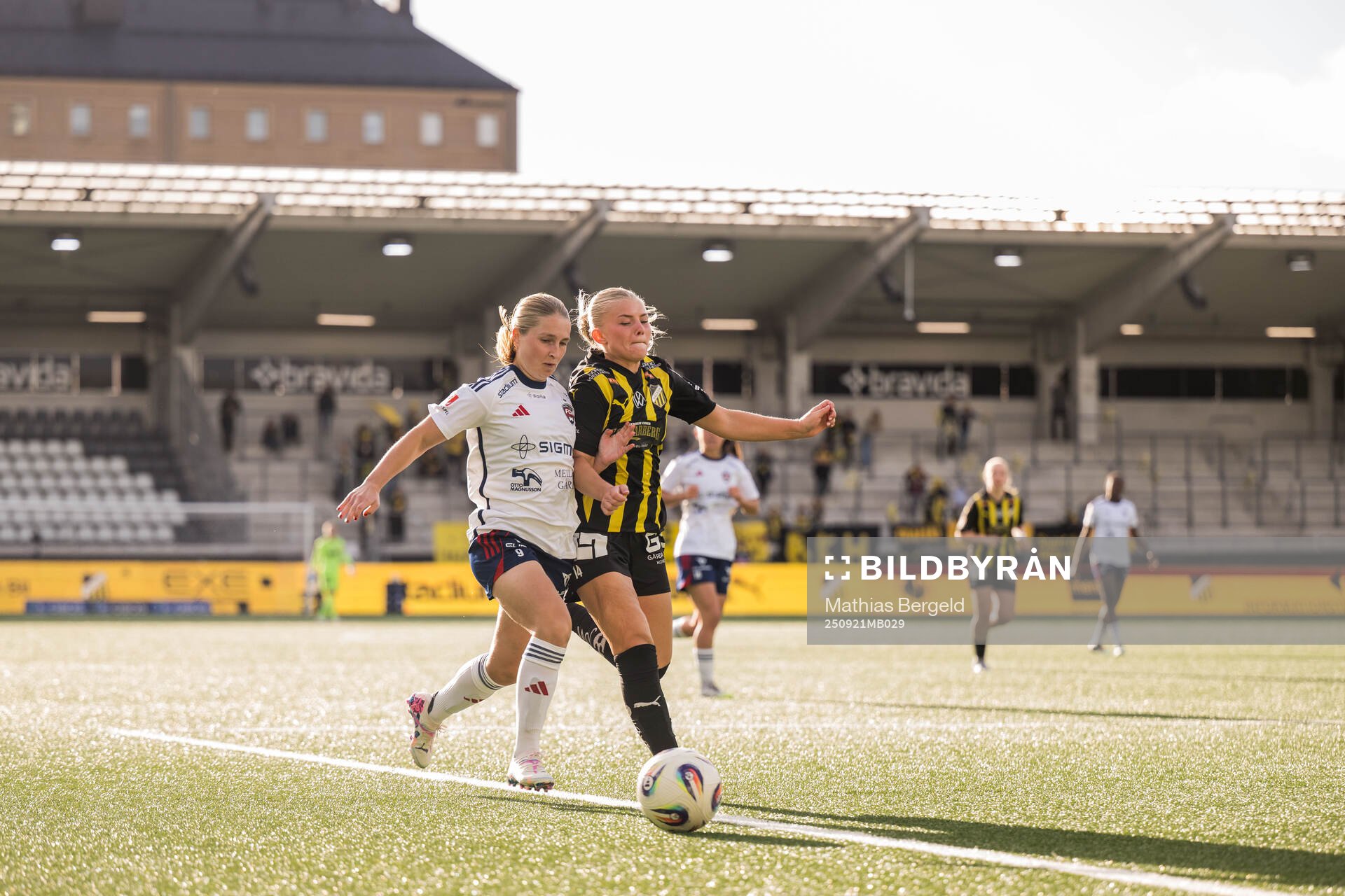 Rosengårds Hanna Andersson och Häckens Matilda Nildén