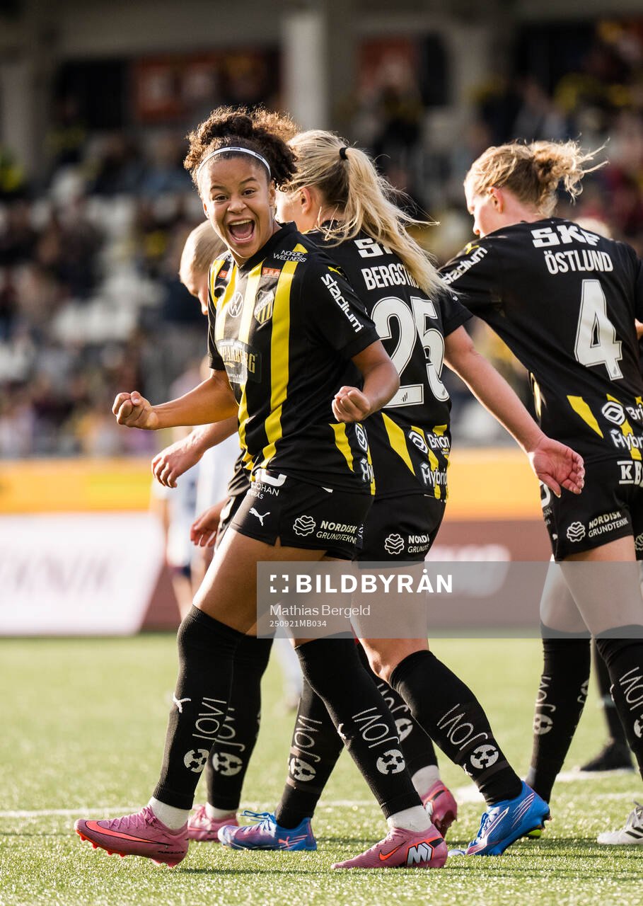 Häckens Felicia Schröder jublar