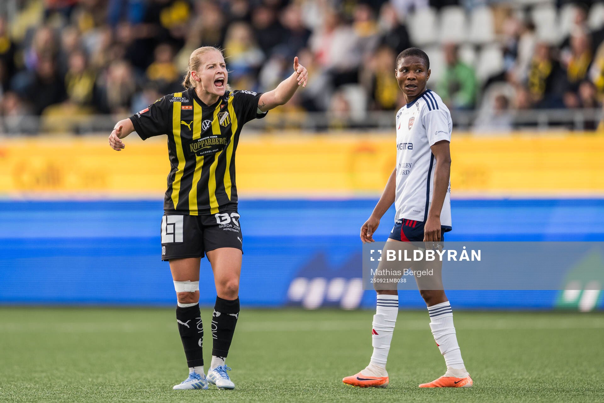 Häckens Anna Anvegård och Rosengårds Halimatu Ayinde