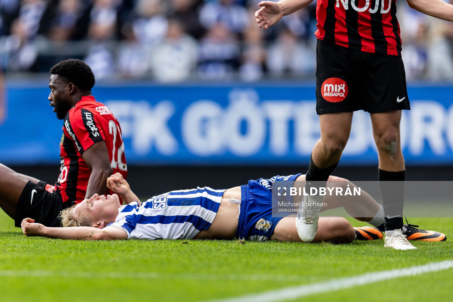 IFK Göteborgs Max Fenger deppar