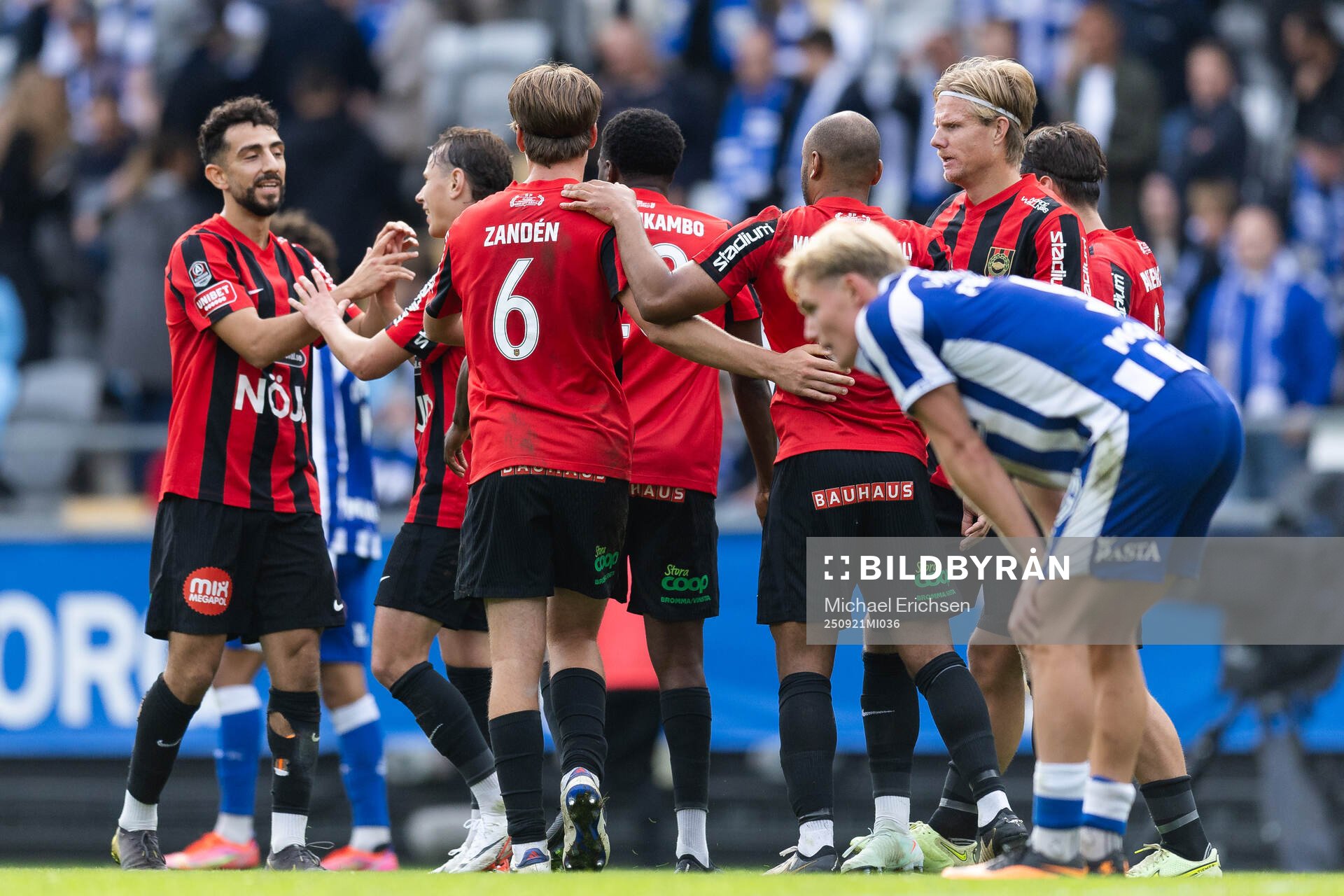 Brommapojkarnas spelare jublar