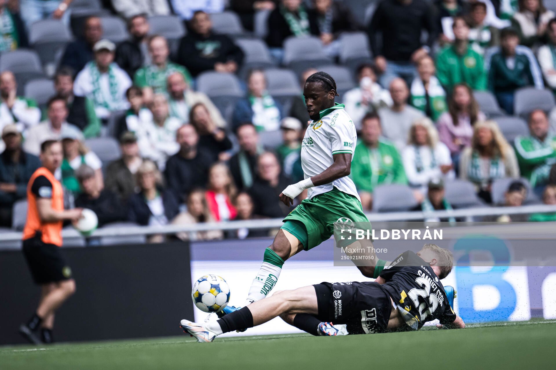 Hammarbys Okeke Obilor Denzel och Häckens Olle Samuelsson