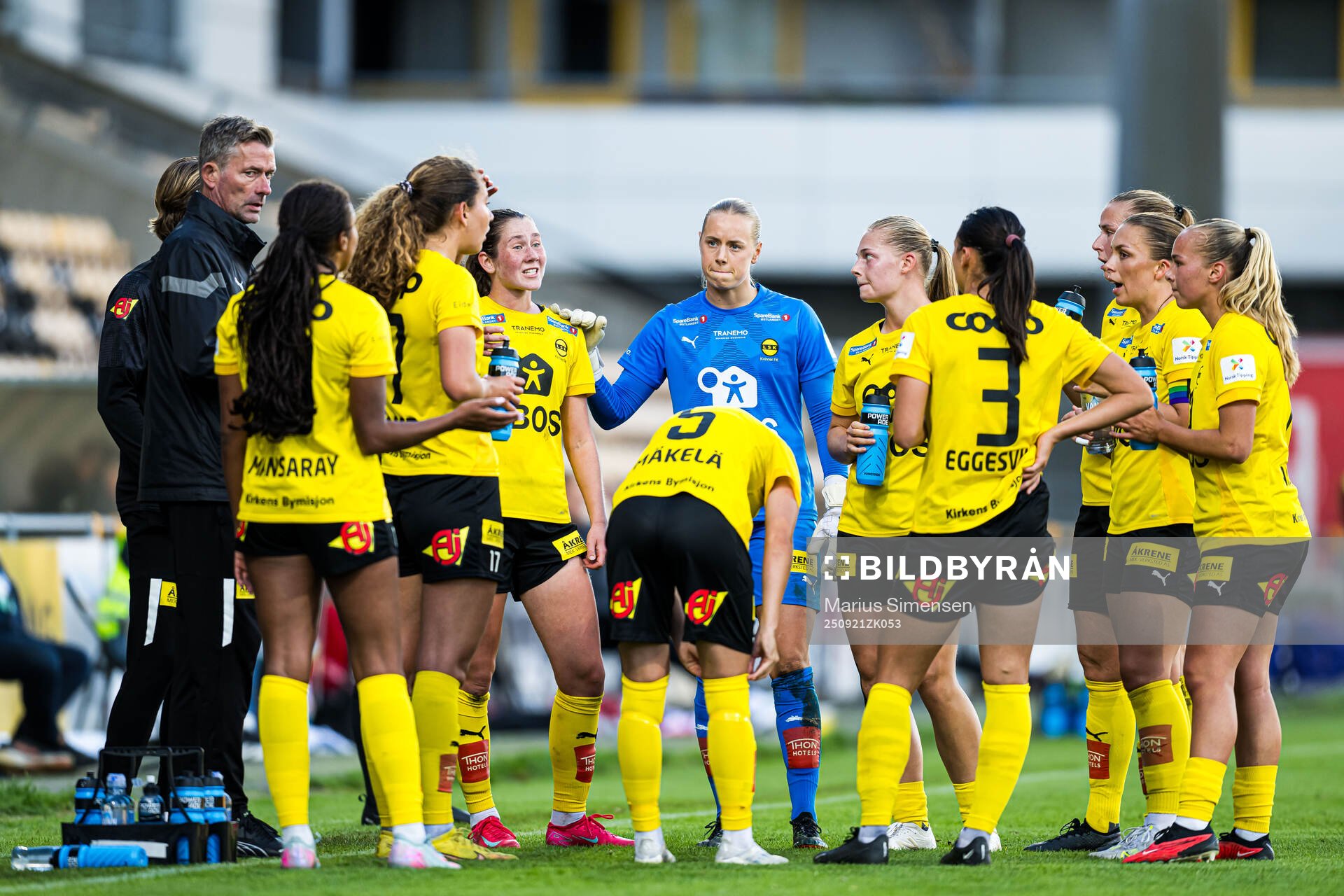 André Bergdølmo, head coach of LSK Kvinner, Klara