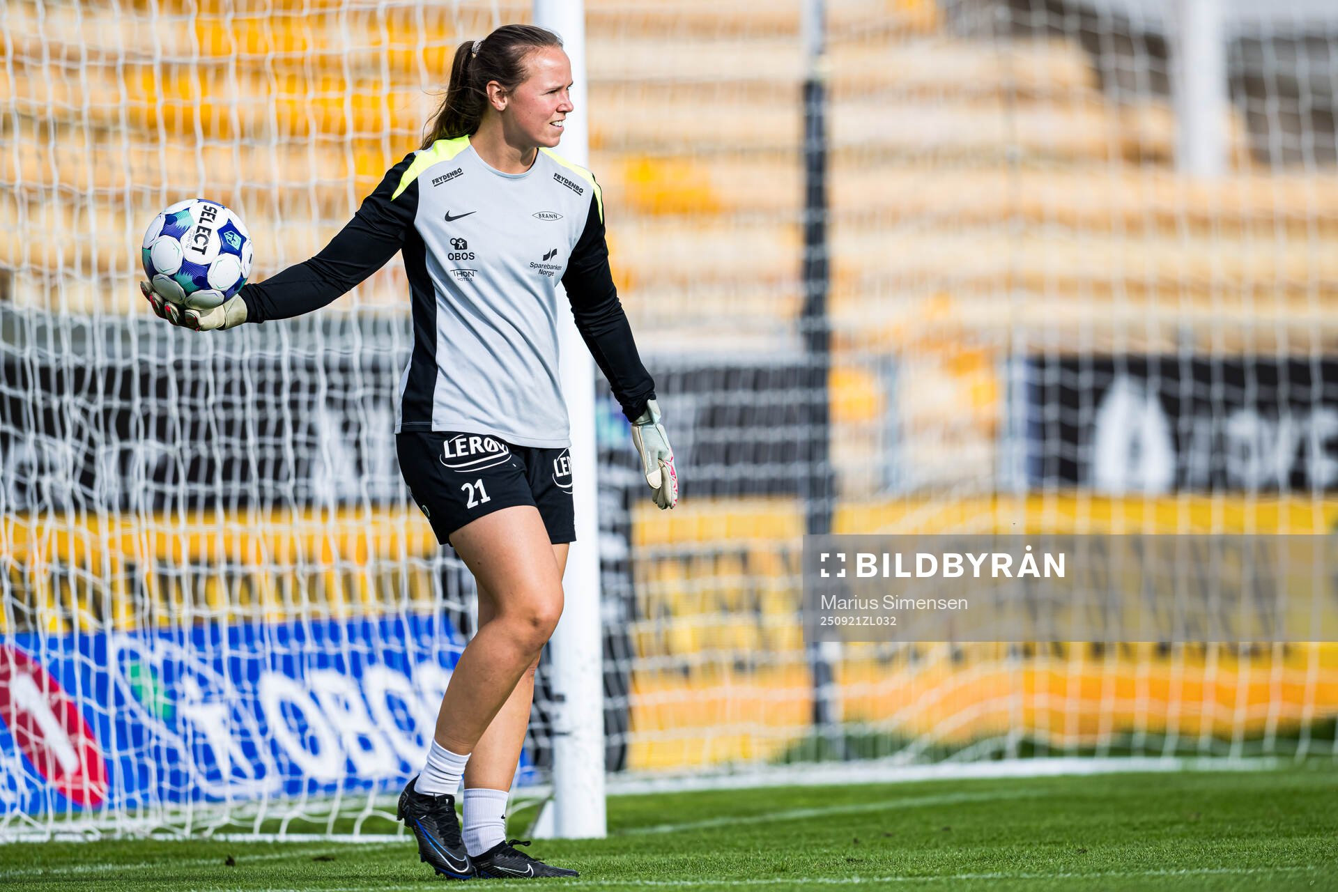 Sandra Stavenes of Brann warms up