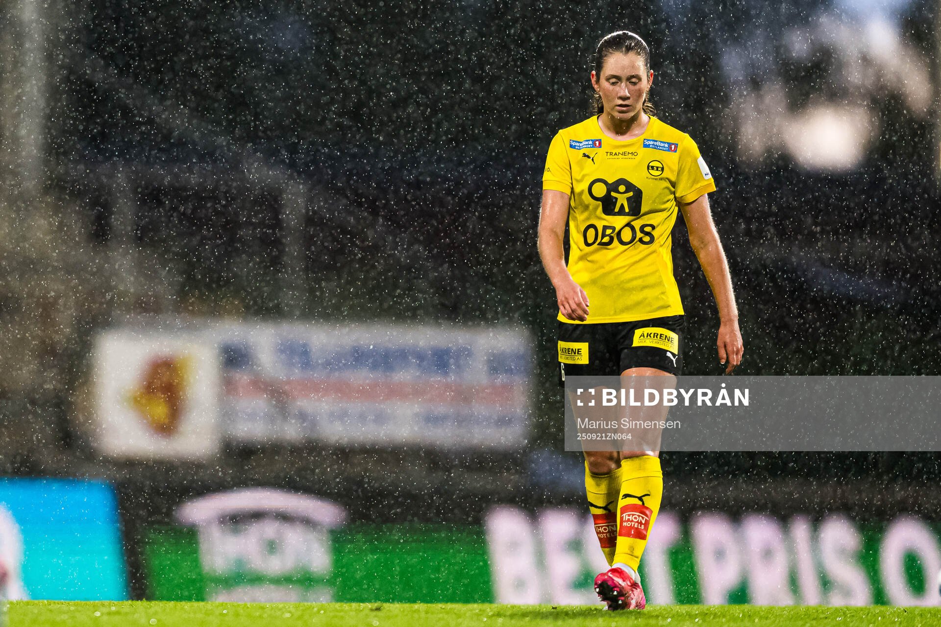 Carina Wik Alfredsen of LSK Kvinner looks dejected