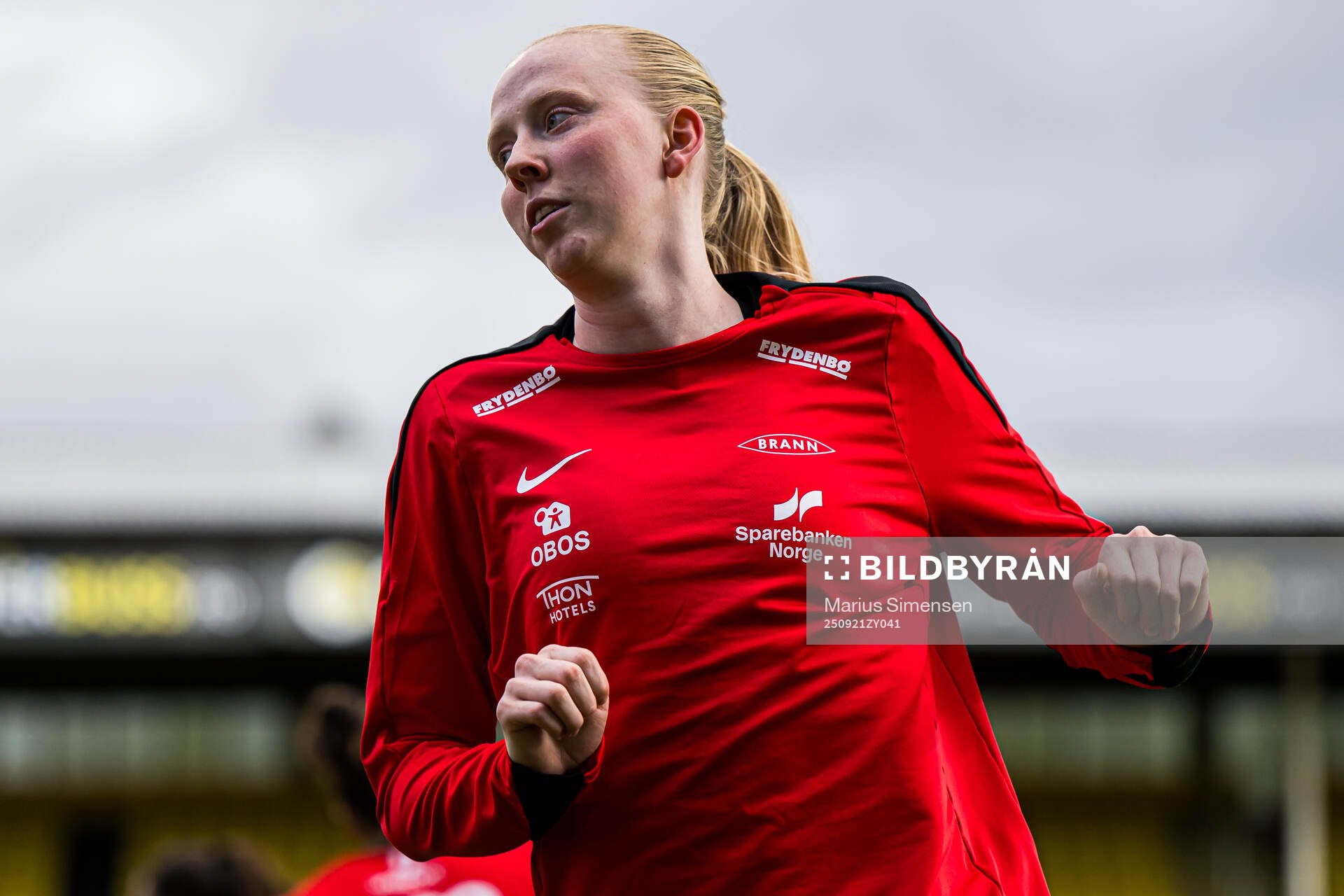 Tomine Svendheim of Brann warms up